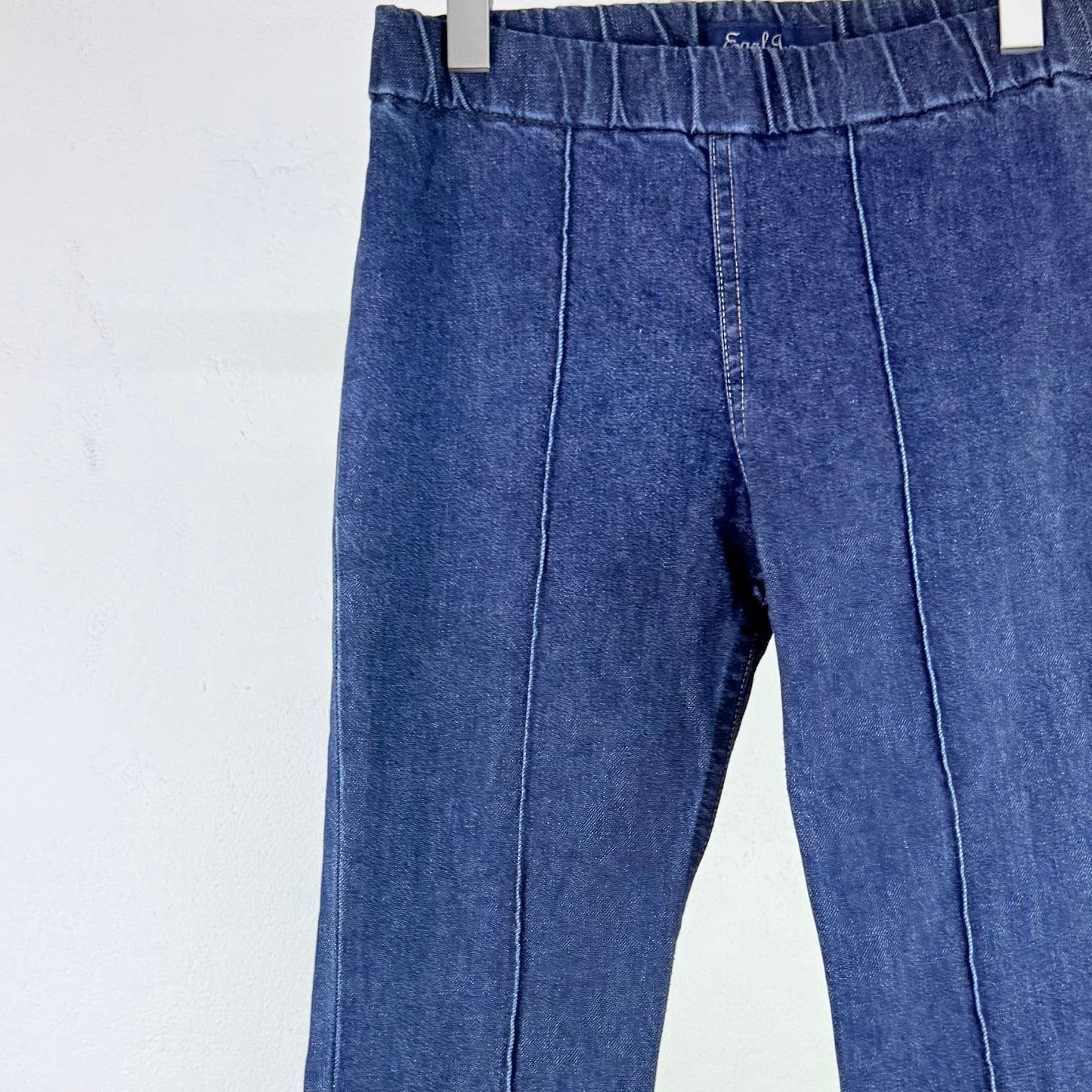 Kuratierter Vintage Onlineshop nachhaltige Secondhand Kleidung online kaufen, Online Shop Vintage, Vintage Online Shop, Second Hand Online Shop, gebraucht, zweite Hand, reused, preloved, Y2K, thriftshop, thriftstore, thrifting, thrift shop, thrift store, Denim, Retro, Flare