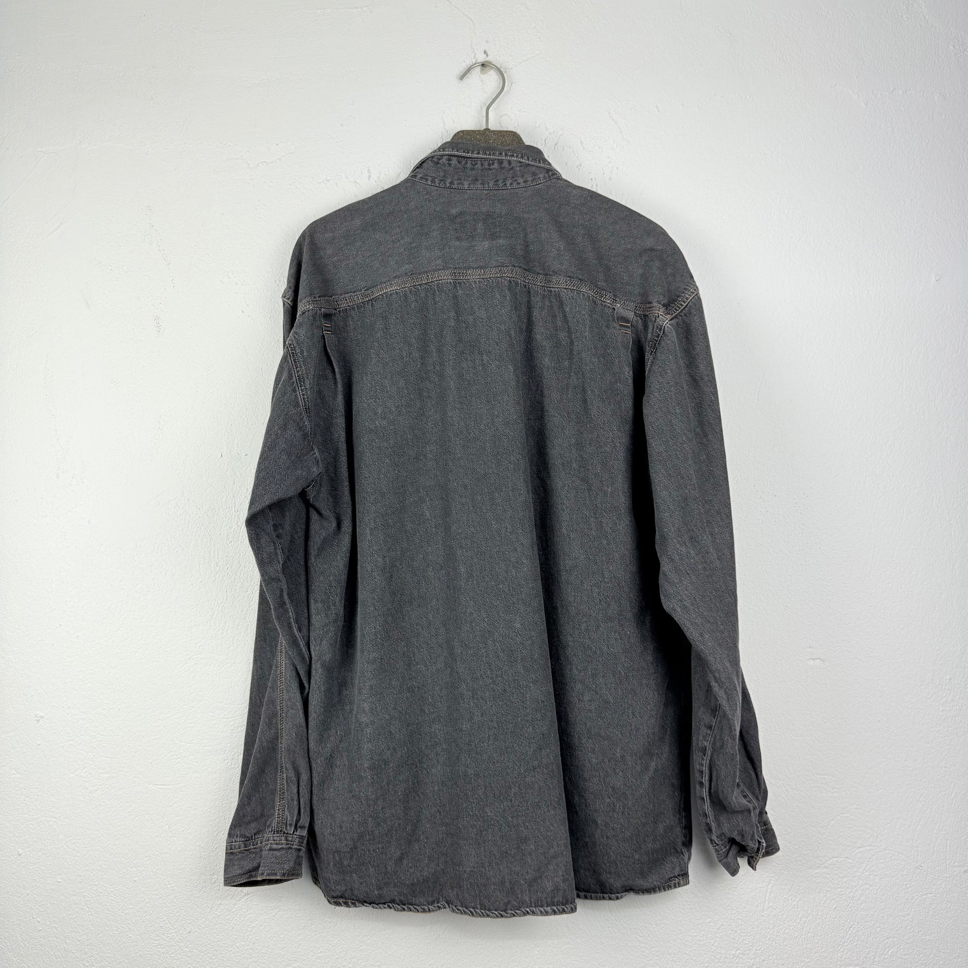 Kuratierter Vintage Onlineshop nachhaltige Secondhand Kleidung online kaufen, Online Shop Vintage, Vintage Online Shop, Second Hand Online Shop, gebraucht, zweite Hand, reused, preloved, Y2K, thriftshop, thriftstore, thrifting, thrift shop, thrift store
