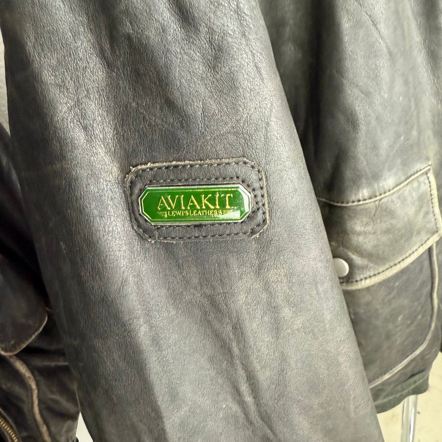 Kuratierter Vintage Onlineshop nachhaltige Secondhand Kleidung online kaufen, Online Shop Vintage, Vintage Online Shop, Second Hand Online Shop, gebraucht, zweite Hand, reused, preloved, Y2K, thriftshop, thriftstore, thrifting, thrift shop, thrift store