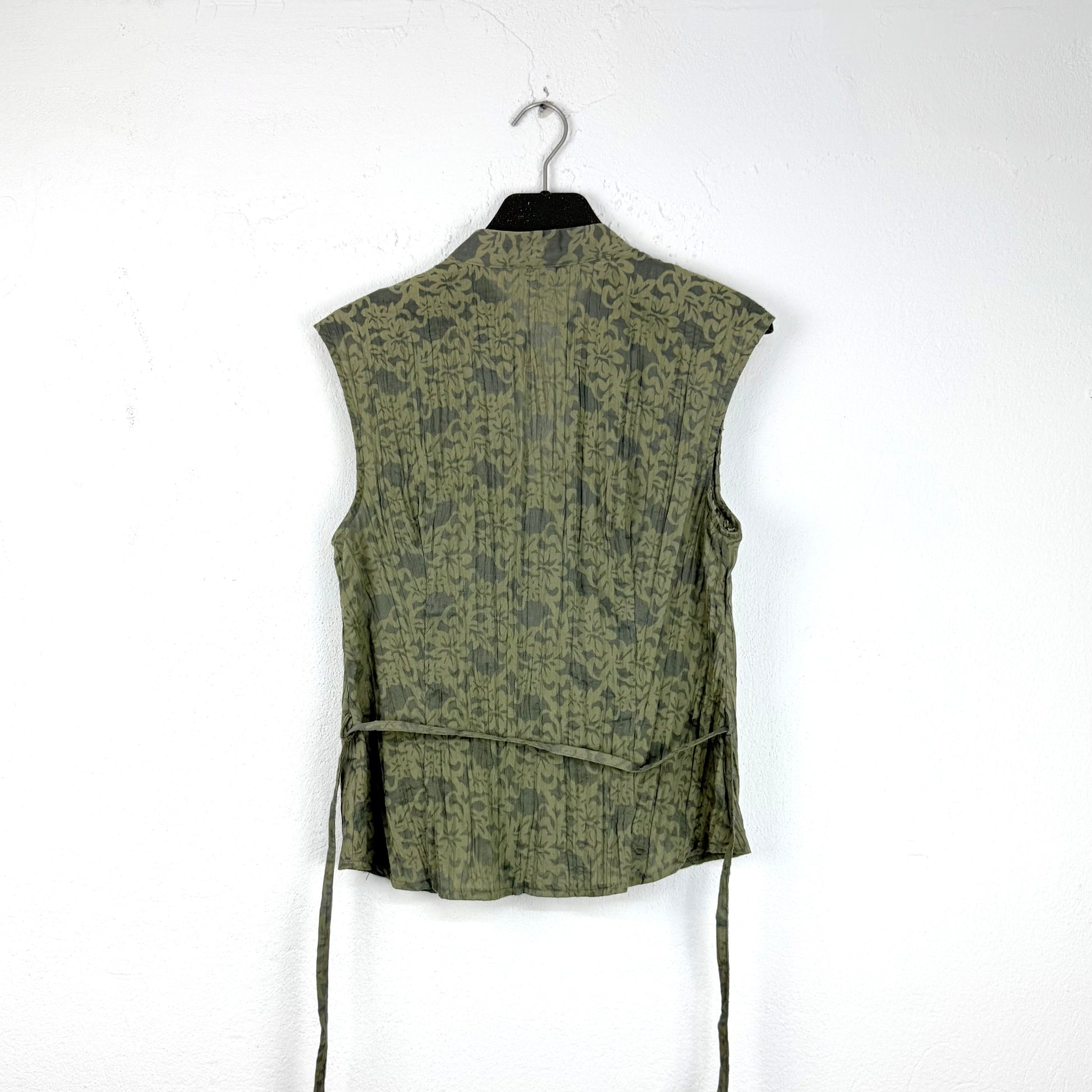Kuratierter Vintage Onlineshop nachhaltige Secondhand Kleidung online kaufen, Online Shop Vintage, Vintage Online Shop, Second Hand Online Shop, gebraucht, zweite Hand, reused, preloved, Y2K, thriftshop, thriftstore, thrifting, thrift shop, thrift store