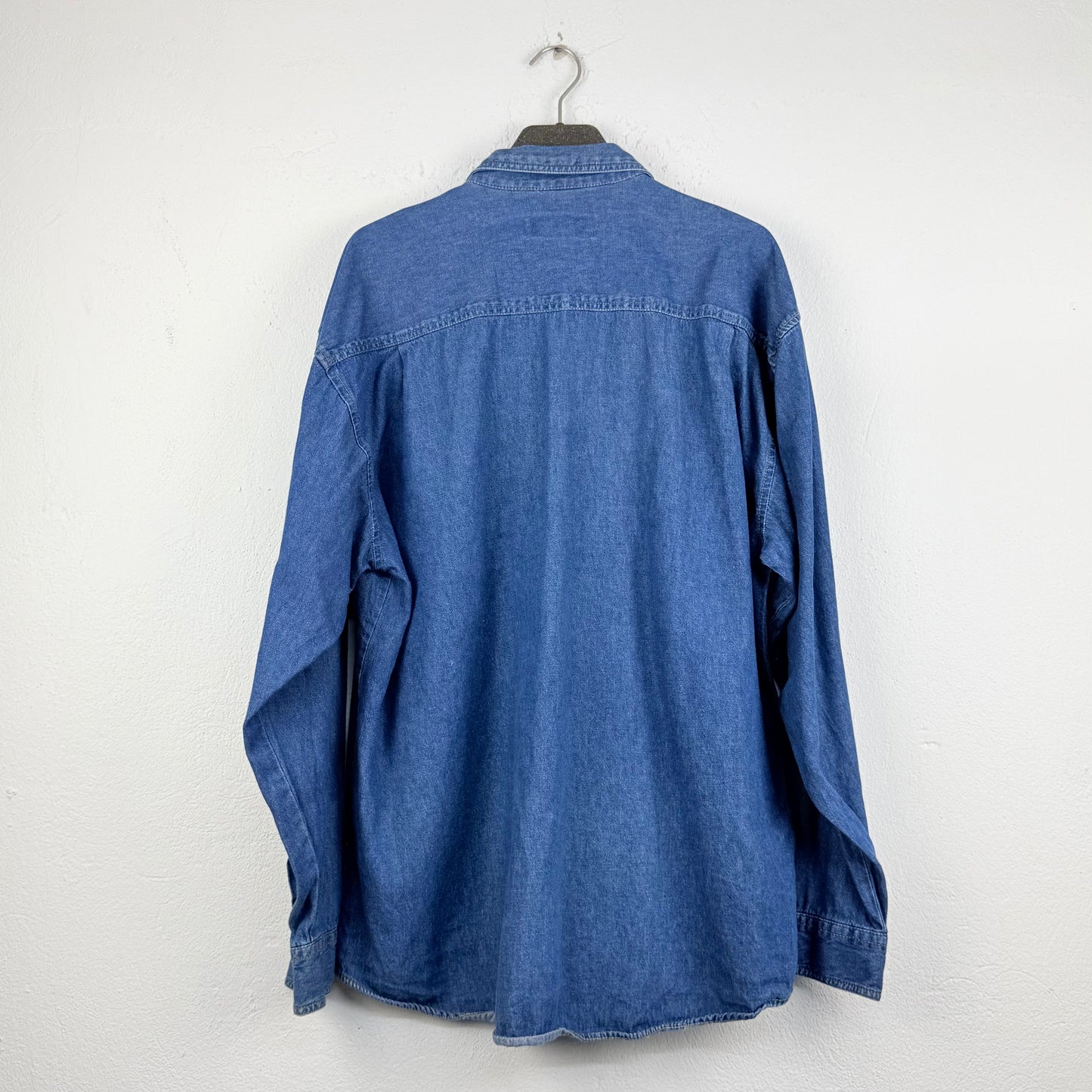 Kuratierter Vintage Onlineshop nachhaltige Secondhand Kleidung online kaufen, Online Shop Vintage, Vintage Online Shop, Second Hand Online Shop, gebraucht, zweite Hand, reused, preloved, Y2K, thriftshop, thriftstore, thrifting, thrift shop, thrift store