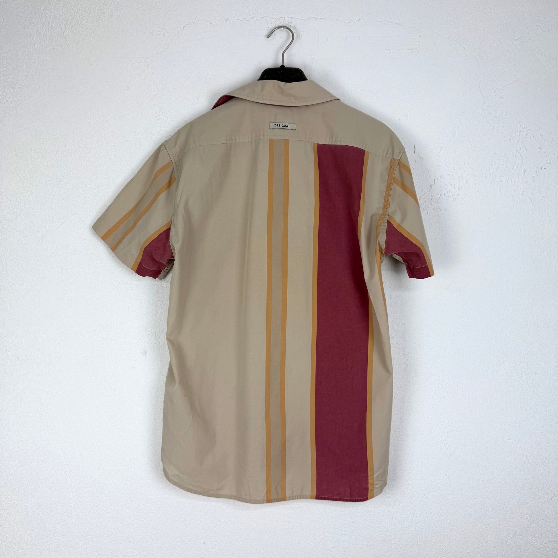Kuratierter Vintage Onlineshop nachhaltige Secondhand Kleidung online kaufen, Online Shop Vintage, Vintage Online Shop, Second Hand Online Shop, gebraucht, zweite Hand, reused, preloved, Y2K, thriftshop, thriftstore, thrifting, thrift shop, thrift store