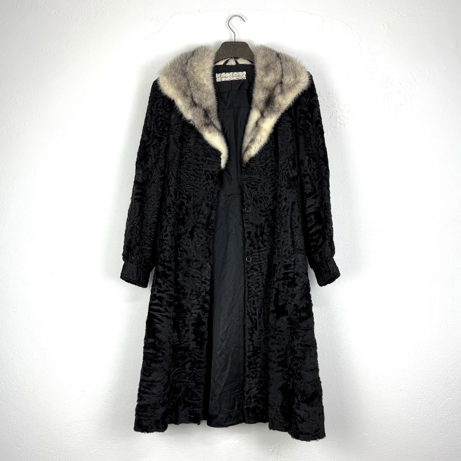 Kuratierter Vintage Onlineshop nachhaltige Secondhand Kleidung online kaufen, Online Shop Vintage, Vintage Online Shop, Second Hand Online Shop, gebraucht, zweite Hand, reused, preloved, Y2K, thriftshop, thriftstore, thrifting, thrift shop, thrift store