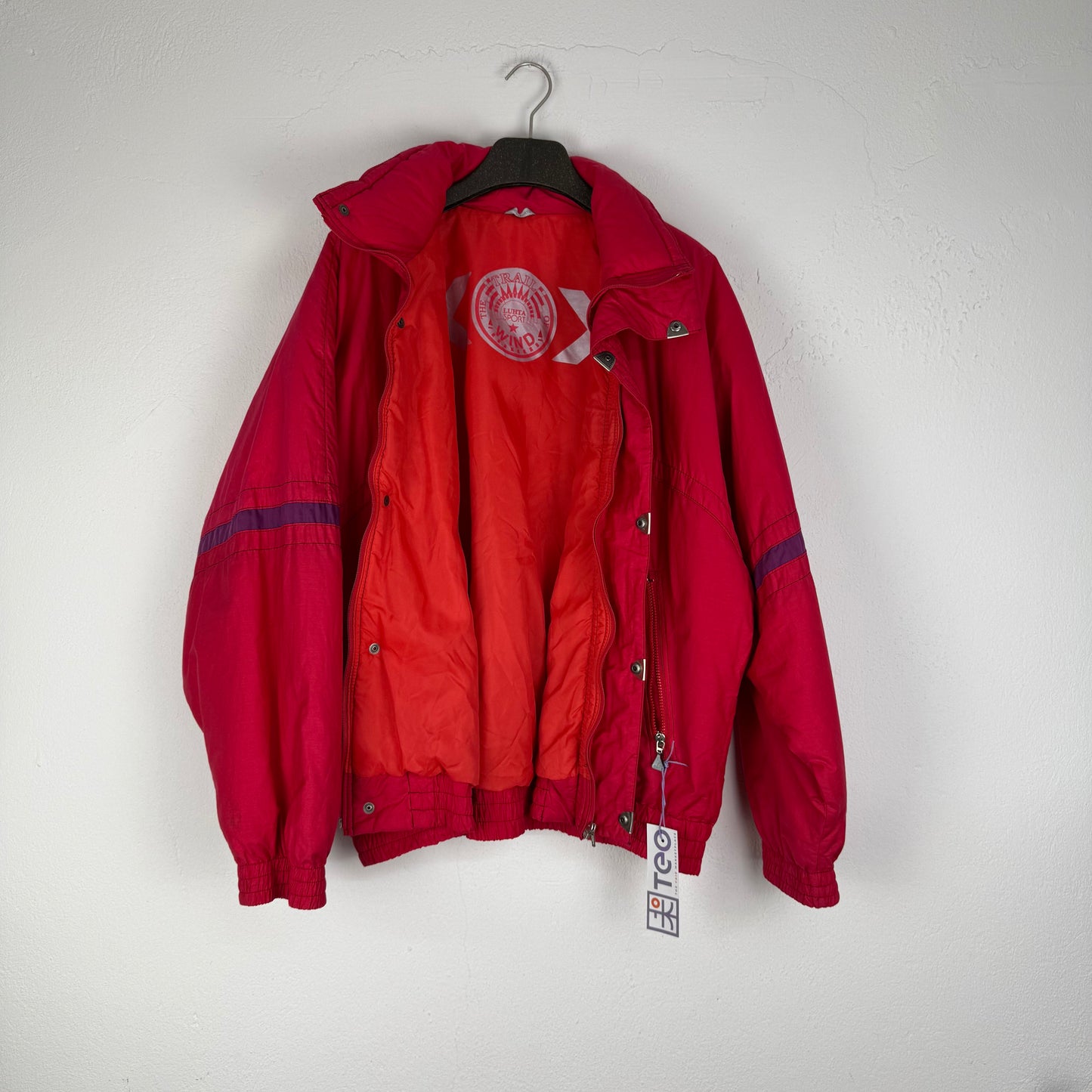 Kuratierter Vintage Onlineshop nachhaltige Secondhand Kleidung online kaufen, Online Shop Vintage, Vintage Online Shop, Second Hand Online Shop, gebraucht, zweite Hand, reused, preloved, Y2K, thriftshop, thriftstore, thrifting, thrift shop, thrift store