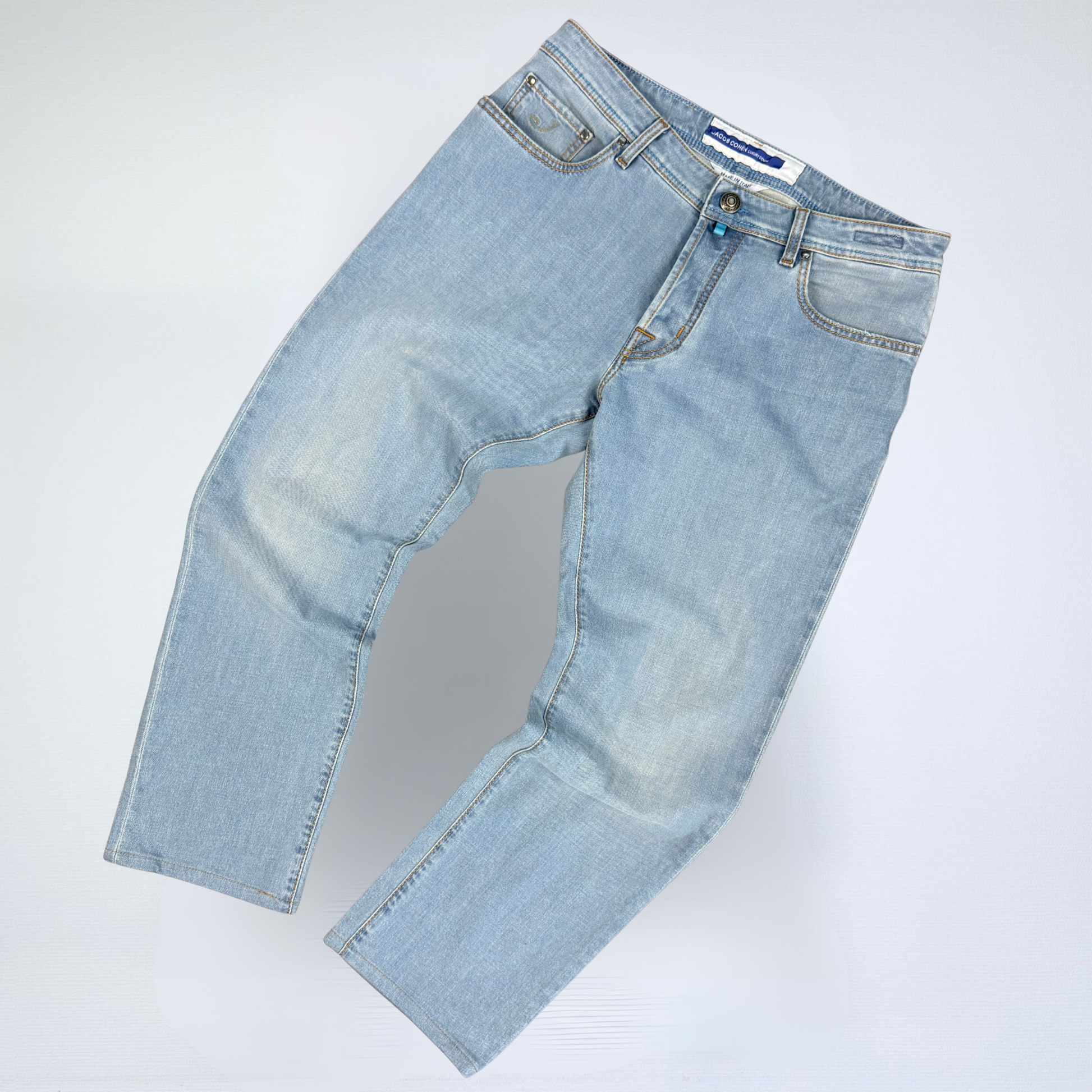 Kuratierter Vintage Onlineshop nachhaltige Secondhand Kleidung online kaufen, Online Shop Vintage, Vintage Online Shop, Second Hand Online Shop, gebraucht, zweite Hand, reused, preloved, Y2K, thriftshop, thriftstore, thrifting, thrift shop, thrift store, Vintage, Denim, Light Wash, Basics