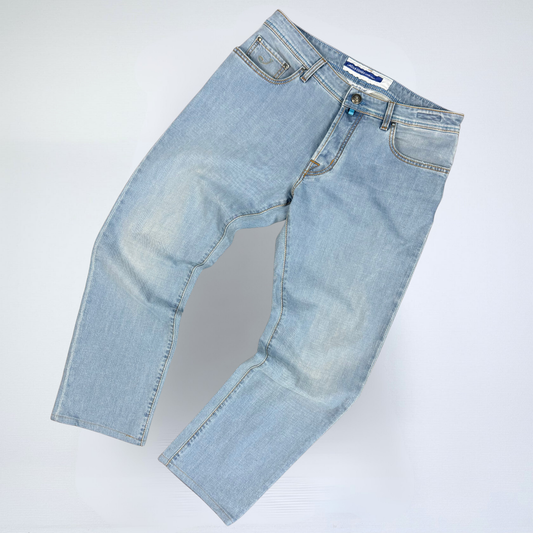 Kuratierter Vintage Onlineshop nachhaltige Secondhand Kleidung online kaufen, Online Shop Vintage, Vintage Online Shop, Second Hand Online Shop, gebraucht, zweite Hand, reused, preloved, Y2K, thriftshop, thriftstore, thrifting, thrift shop, thrift store, Vintage, Denim, Light Wash, Basics