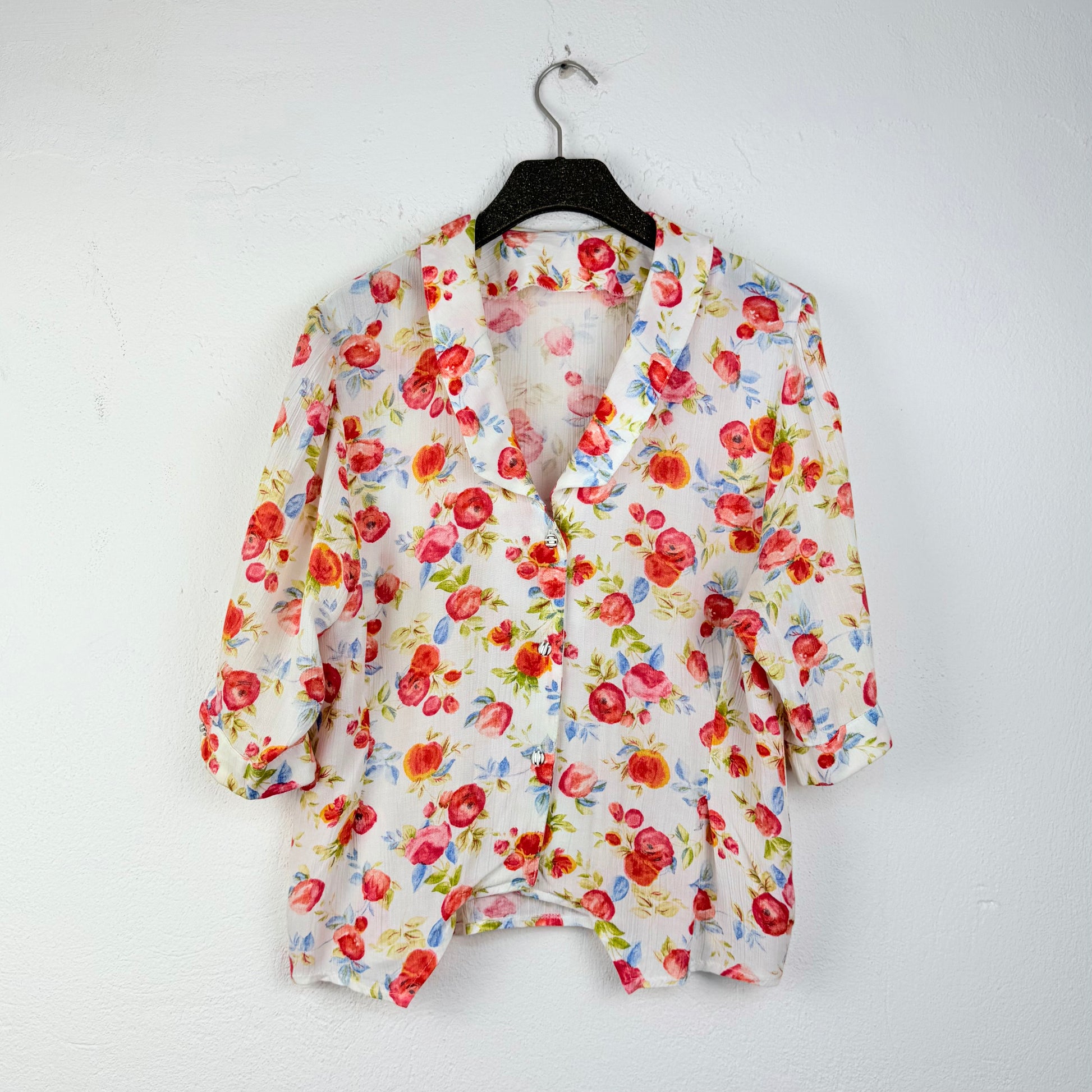 Kuratierter Vintage Onlineshop nachhaltige Secondhand Kleidung online kaufen, Online Shop Vintage, Vintage Online Shop, Second Hand Online Shop, gebraucht, zweite Hand, reused, preloved, Y2K, thriftshop, thriftstore, thrifting, thrift shop, thrift store