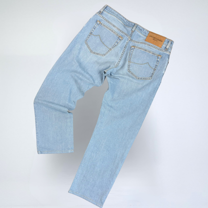 Kuratierter Vintage Onlineshop nachhaltige Secondhand Kleidung online kaufen, Online Shop Vintage, Vintage Online Shop, Second Hand Online Shop, gebraucht, zweite Hand, reused, preloved, Y2K, thriftshop, thriftstore, thrifting, thrift shop, thrift store, Vintage, Denim, Light Wash, Basics