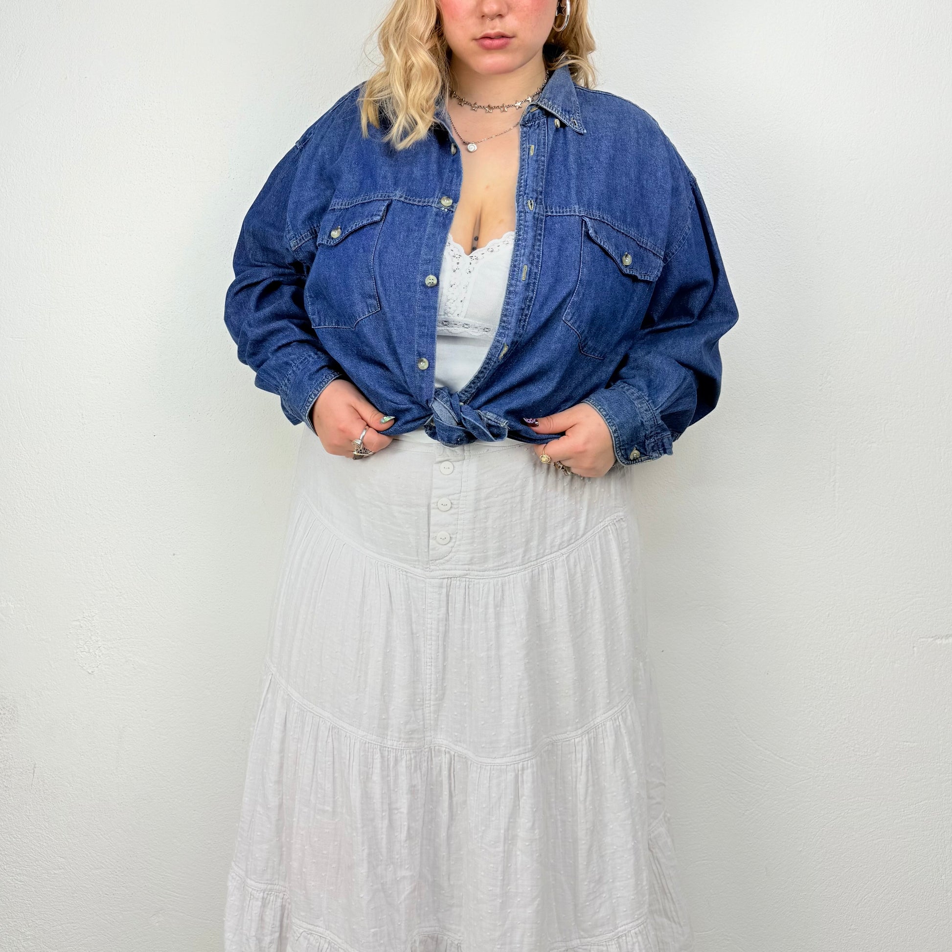Kuratierter Vintage Onlineshop nachhaltige Secondhand Kleidung online kaufen, Online Shop Vintage, Vintage Online Shop, Second Hand Online Shop, gebraucht, zweite Hand, reused, preloved, Y2K, thriftshop, thriftstore, thrifting, thrift shop, thrift store