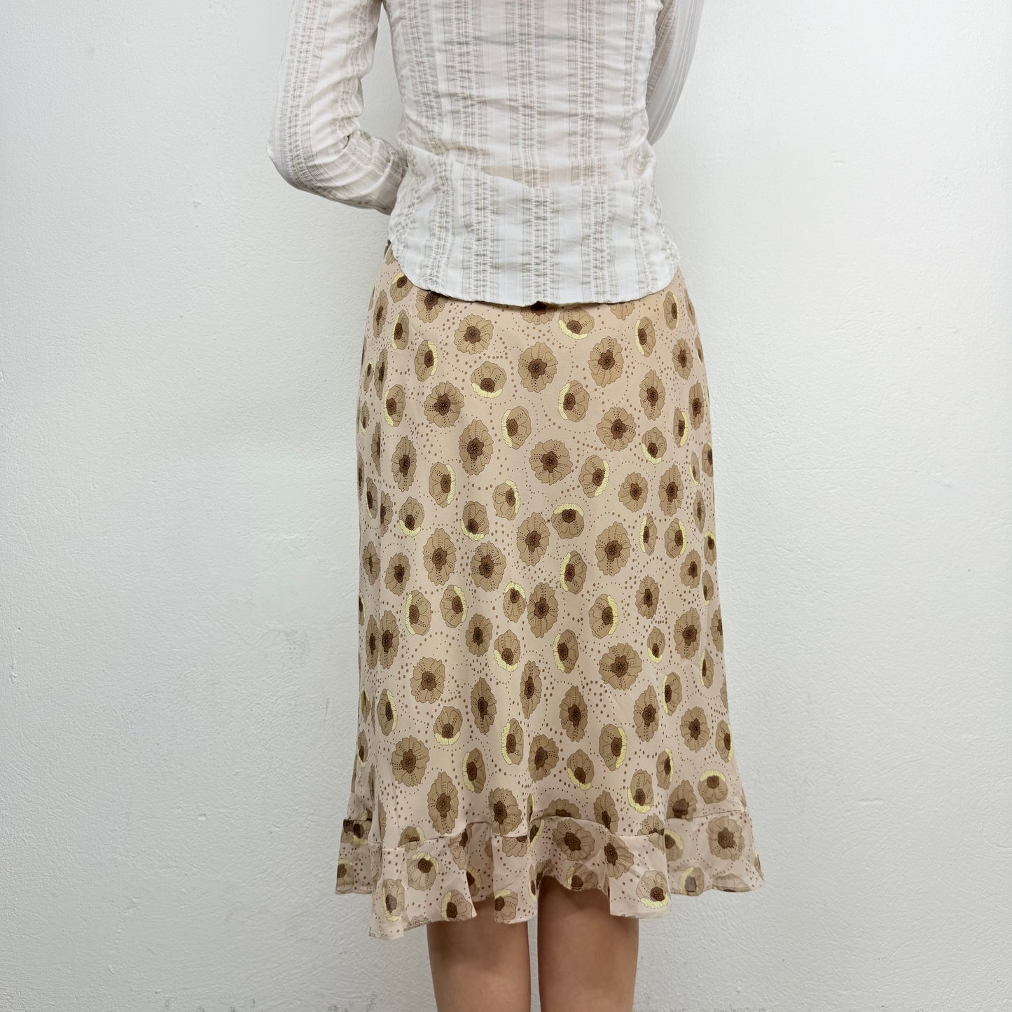 Kuratierter Vintage Onlineshop nachhaltige Secondhand Kleidung online kaufen, Online Shop Vintage, Vintage Online Shop, Second Hand Online Shop, gebraucht, zweite Hand, reused, preloved, Y2K, thriftshop, thriftstore, thrifting, thrift shop, thrift store, Retro, Boho, Flowery