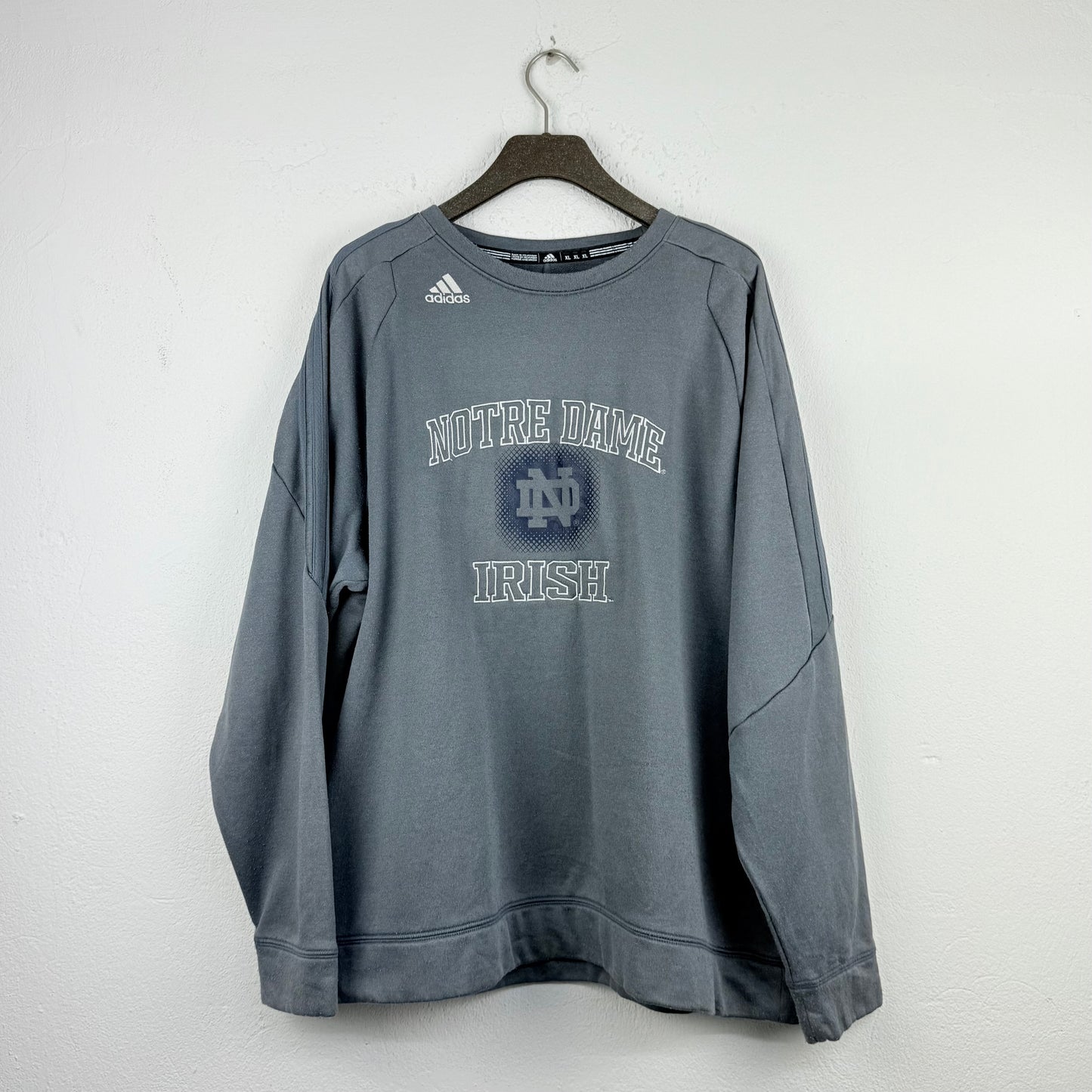 Kuratierter Vintage Onlineshop nachhaltige Secondhand Kleidung online kaufen, Online Shop Vintage, Vintage Online Shop, Second Hand Online Shop, gebraucht, zweite Hand, reused, preloved, Y2K, thriftshop, thriftstore, thrifting, thrift shop, thrift store