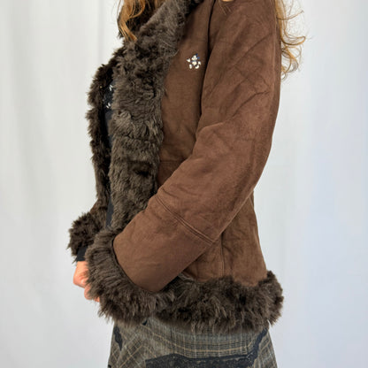 Kuratierter Vintage Onlineshop nachhaltige Secondhand Kleidung online kaufen, Online Shop Vintage, Vintage Online Shop, Second Hand Online Shop, gebraucht, zweite Hand, reused, preloved, Y2K, thriftshop, thriftstore, thrifting, thrift shop, thrift store, Cozy, Teddy, Whimsy, Cartoon