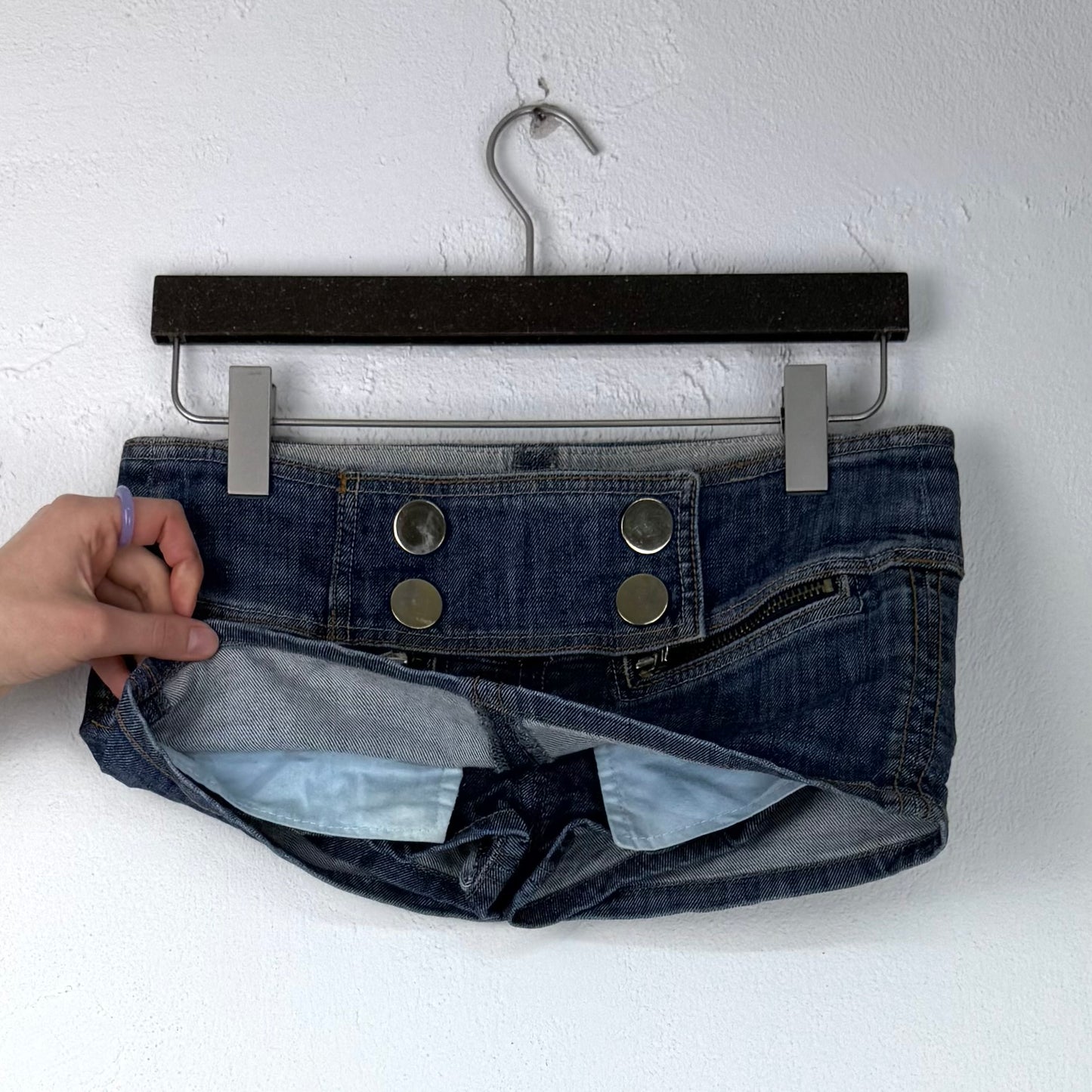 Kuratierter Vintage Onlineshop nachhaltige Secondhand Kleidung online kaufen, Online Shop Vintage, Vintage Online Shop, Second Hand Online Shop, gebraucht, zweite Hand, reused, preloved, Y2K, thriftshop, thriftstore, thrifting, thrift shop, thrift store
