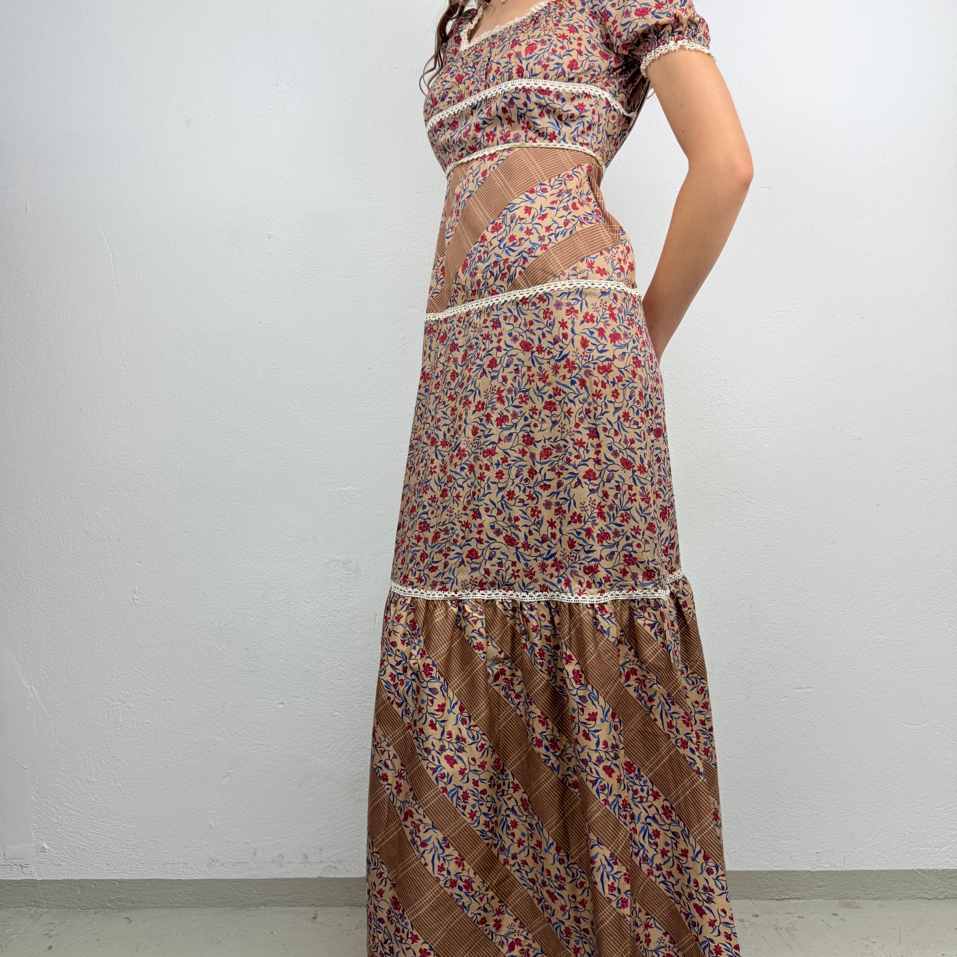 Kuratierter Vintage Onlineshop nachhaltige Secondhand Kleidung online kaufen, Online Shop Vintage, Vintage Online Shop, Second Hand Online Shop, gebraucht, zweite Hand, reused, preloved, Y2K, thriftshop, thriftstore, thrifting, thrift shop, thrift store, Retro, Festival, Whimsy, Boho