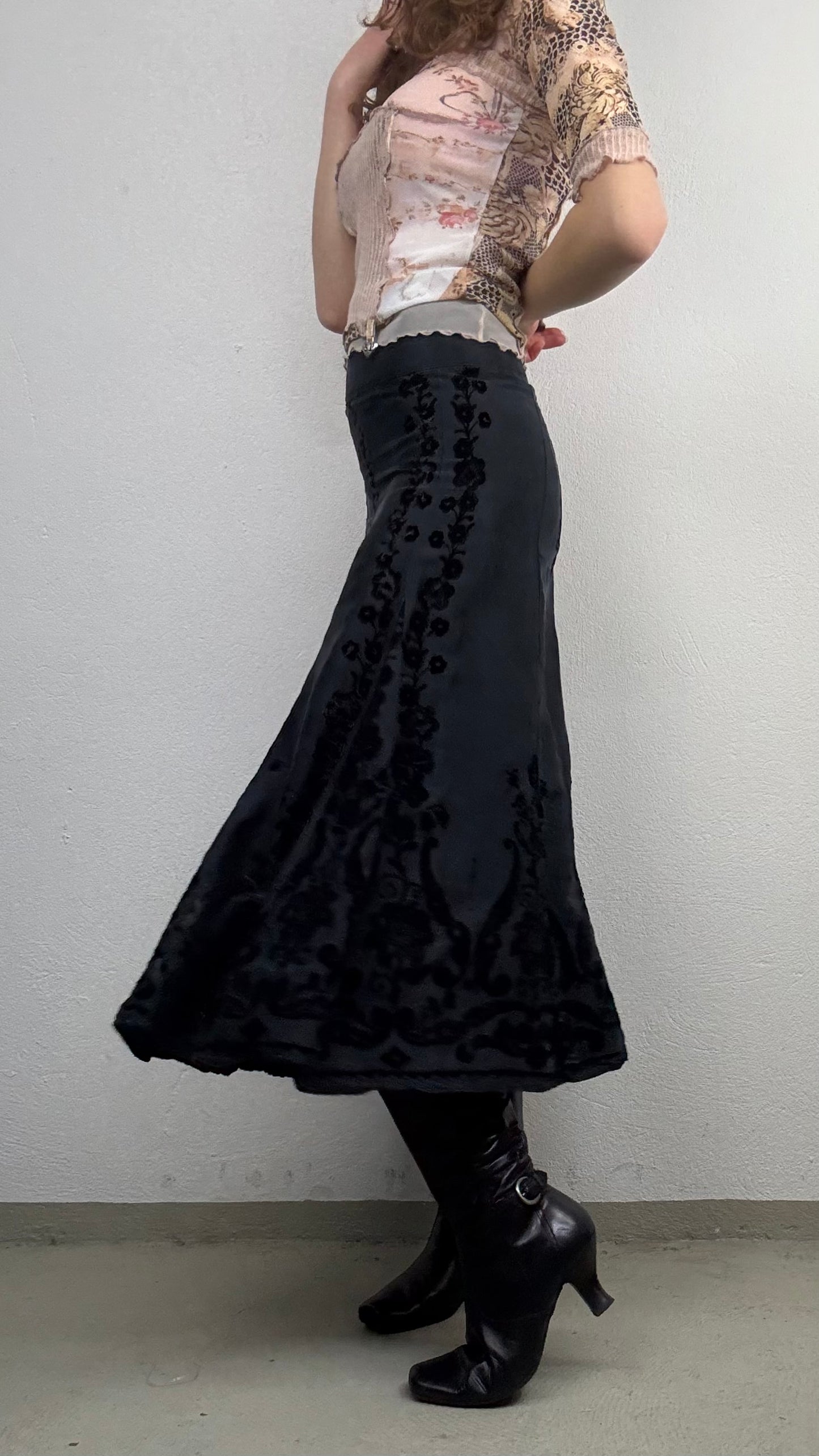 Kuratierter Vintage Onlineshop nachhaltige Secondhand Kleidung online kaufen, Online Shop Vintage, Vintage Online Shop, Second Hand Online Shop, gebraucht, zweite Hand, reused, preloved, Y2K, thriftshop, thriftstore, thrifting, thrift shop, thrift store