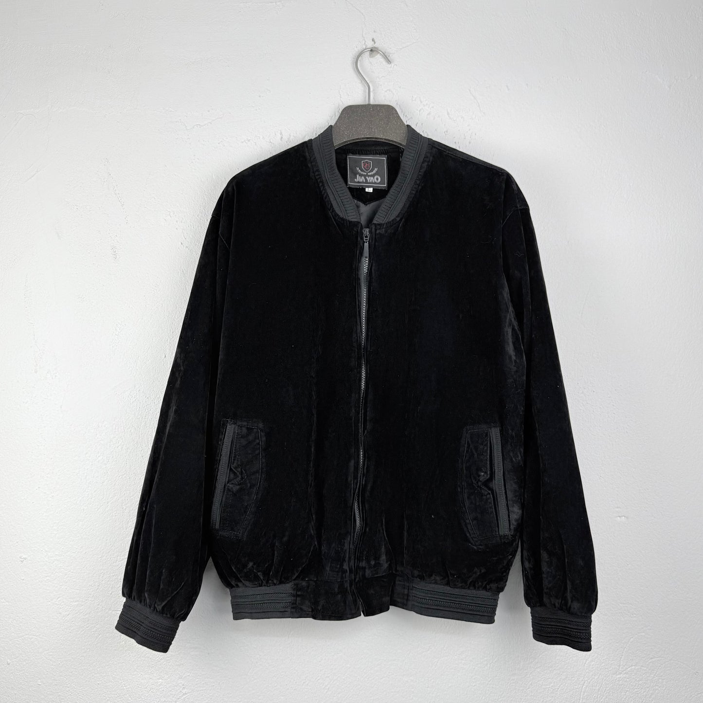 Kuratierter Vintage Onlineshop nachhaltige Secondhand Kleidung online kaufen, Online Shop Vintage, Vintage Online Shop, Second Hand Online Shop, gebraucht, zweite Hand, reused, preloved, Y2K, thriftshop, thriftstore, thrifting, thrift shop, thrift store