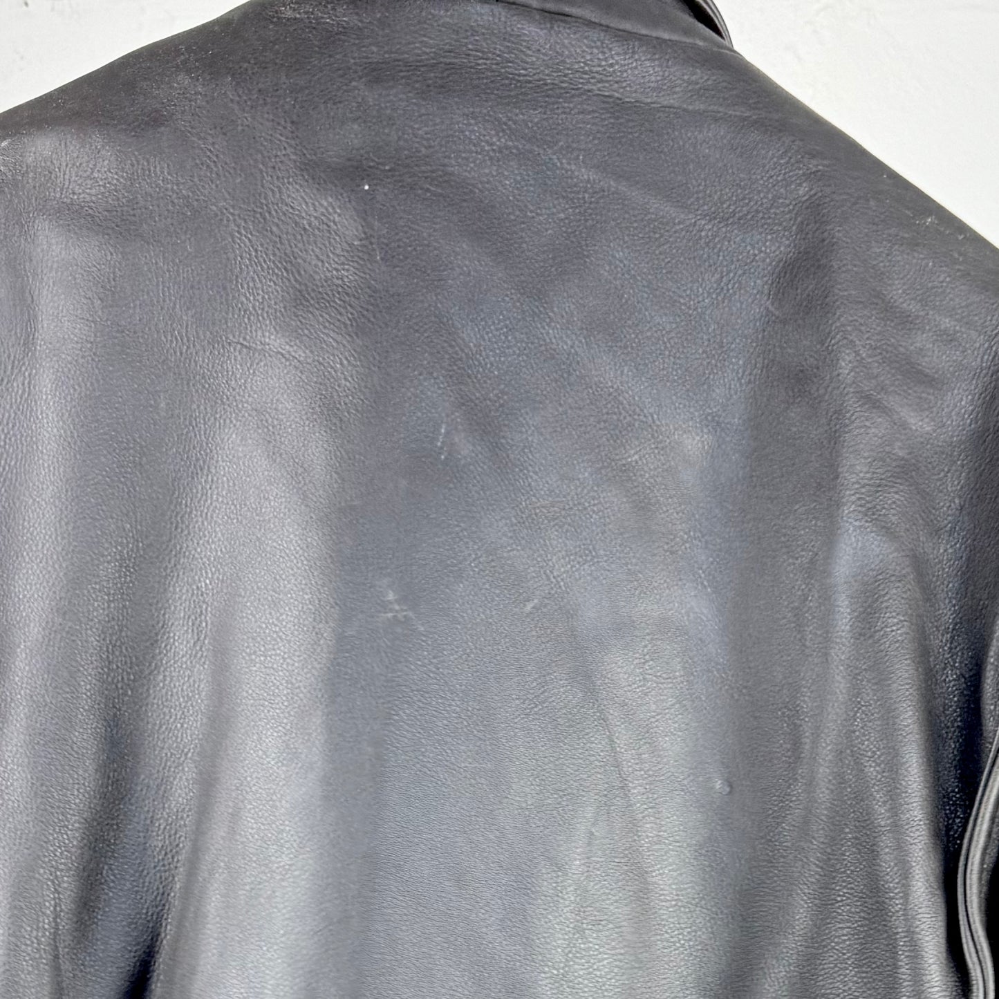 Kuratierter Vintage Onlineshop nachhaltige Secondhand Kleidung online kaufen, Online Shop Vintage, Vintage Online Shop, Second Hand Online Shop, gebraucht, zweite Hand, reused, preloved, Y2K, thriftshop, thriftstore, thrifting, thrift shop, thrift store