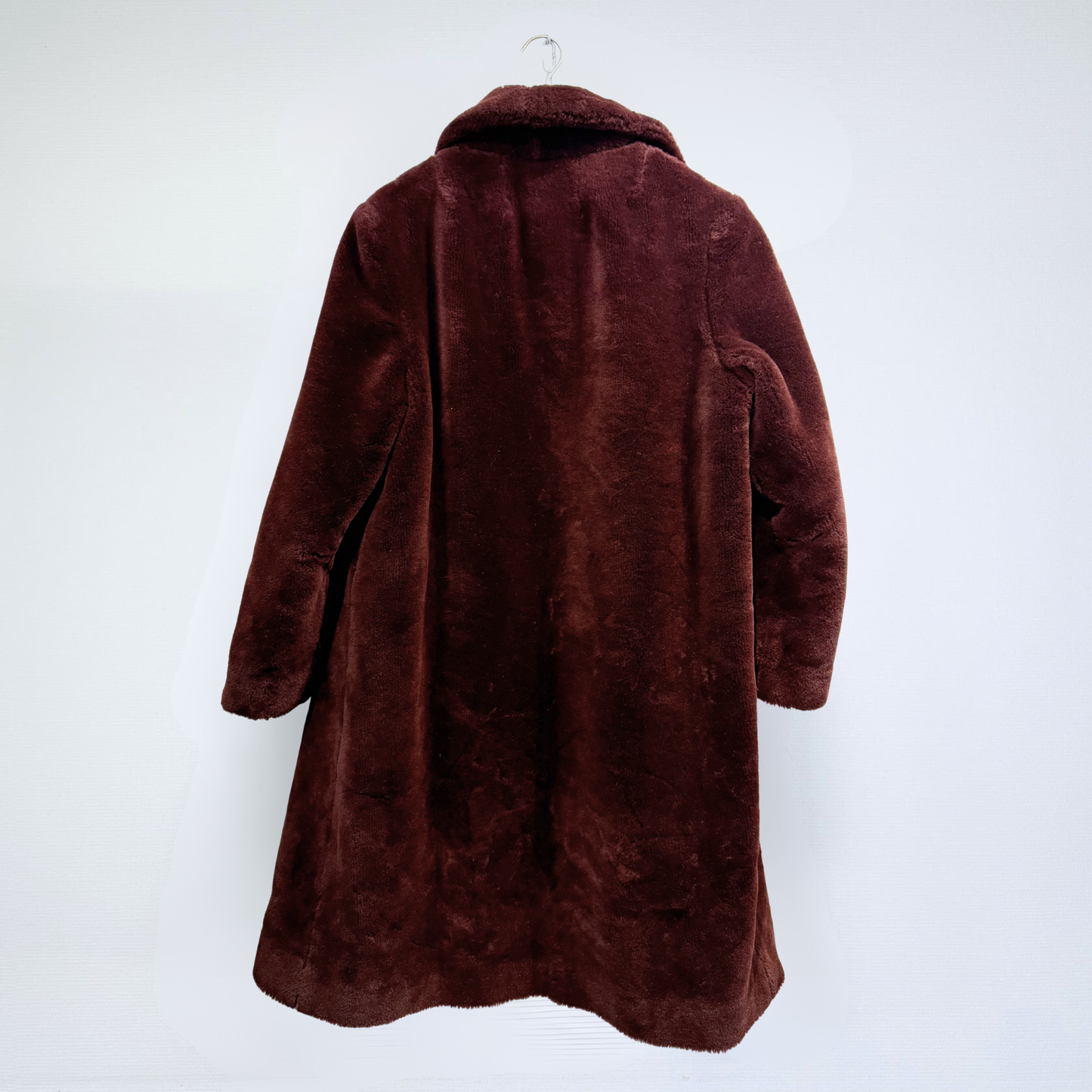 Kuratierter Vintage Onlineshop nachhaltige Secondhand Kleidung online kaufen, Online Shop Vintage, Vintage Online Shop, Second Hand Online Shop, gebraucht, zweite Hand, reused, preloved, Y2K, thriftshop, thriftstore, thrifting, thrift shop, thrift store, retro, cozy, teddy, old money
