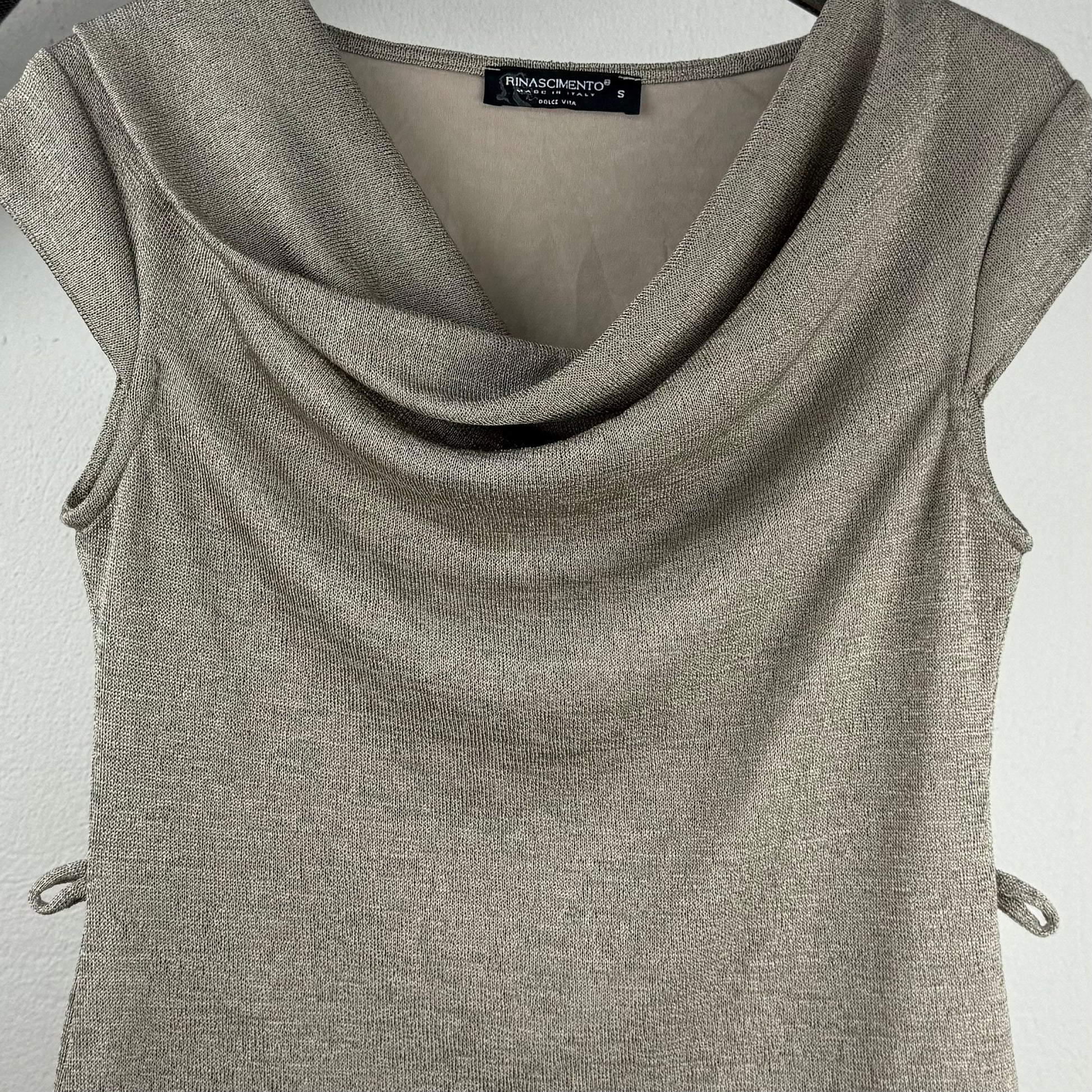 Kuratierter Vintage Onlineshop nachhaltige Secondhand Kleidung online kaufen, Online Shop Vintage, Vintage Online Shop, Second Hand Online Shop, gebraucht, zweite Hand, reused, preloved, Y2K, thriftshop, thriftstore, thrifting, thrift shop, thrift store