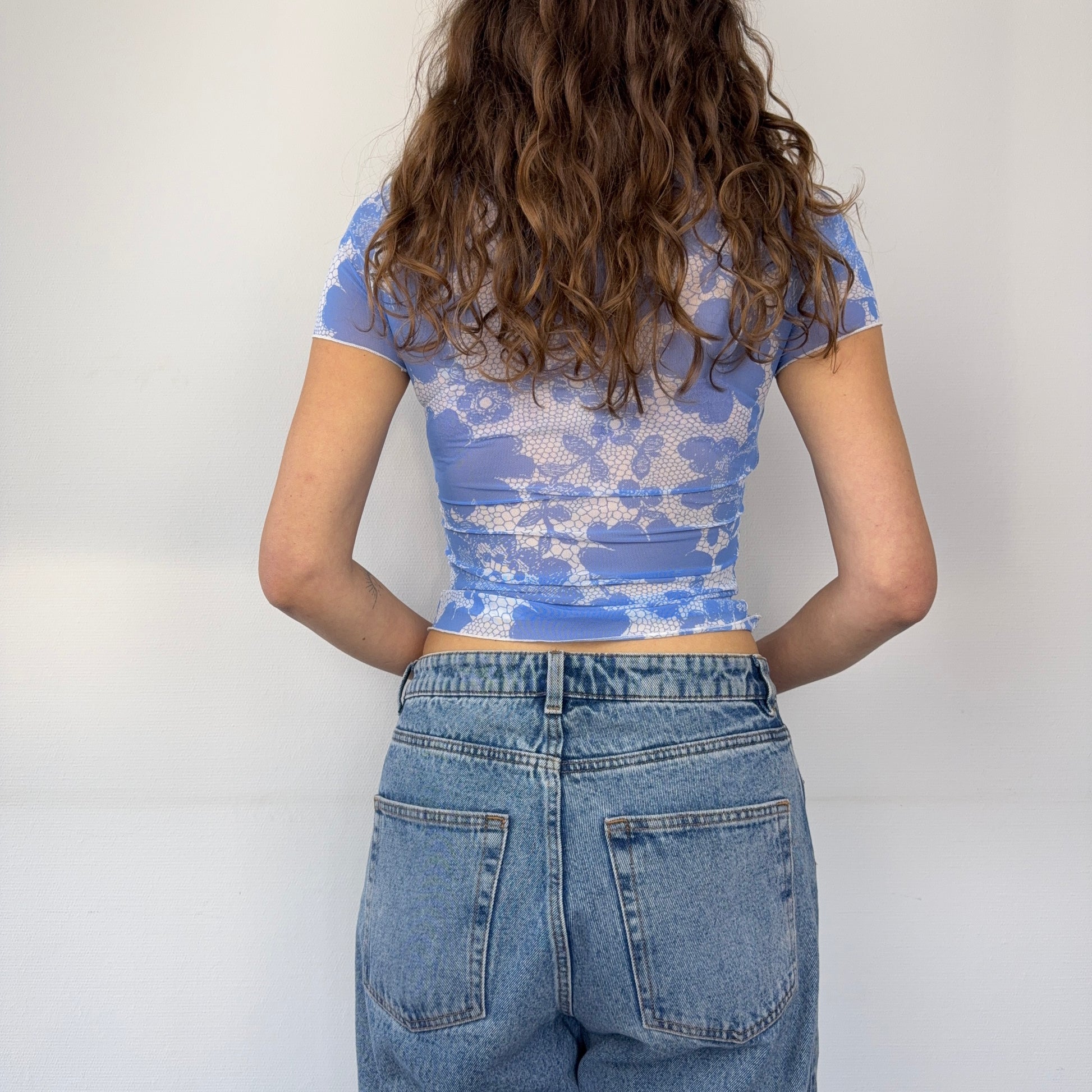 Kuratierter Vintage Onlineshop nachhaltige Secondhand Kleidung online kaufen, Online Shop Vintage, Vintage Online Shop, Second Hand Online Shop, gebraucht, zweite Hand, reused, preloved, Y2K, thriftshop, thriftstore, thrifting, thrift shop, thrift store, Floral, Mesh, Y2K