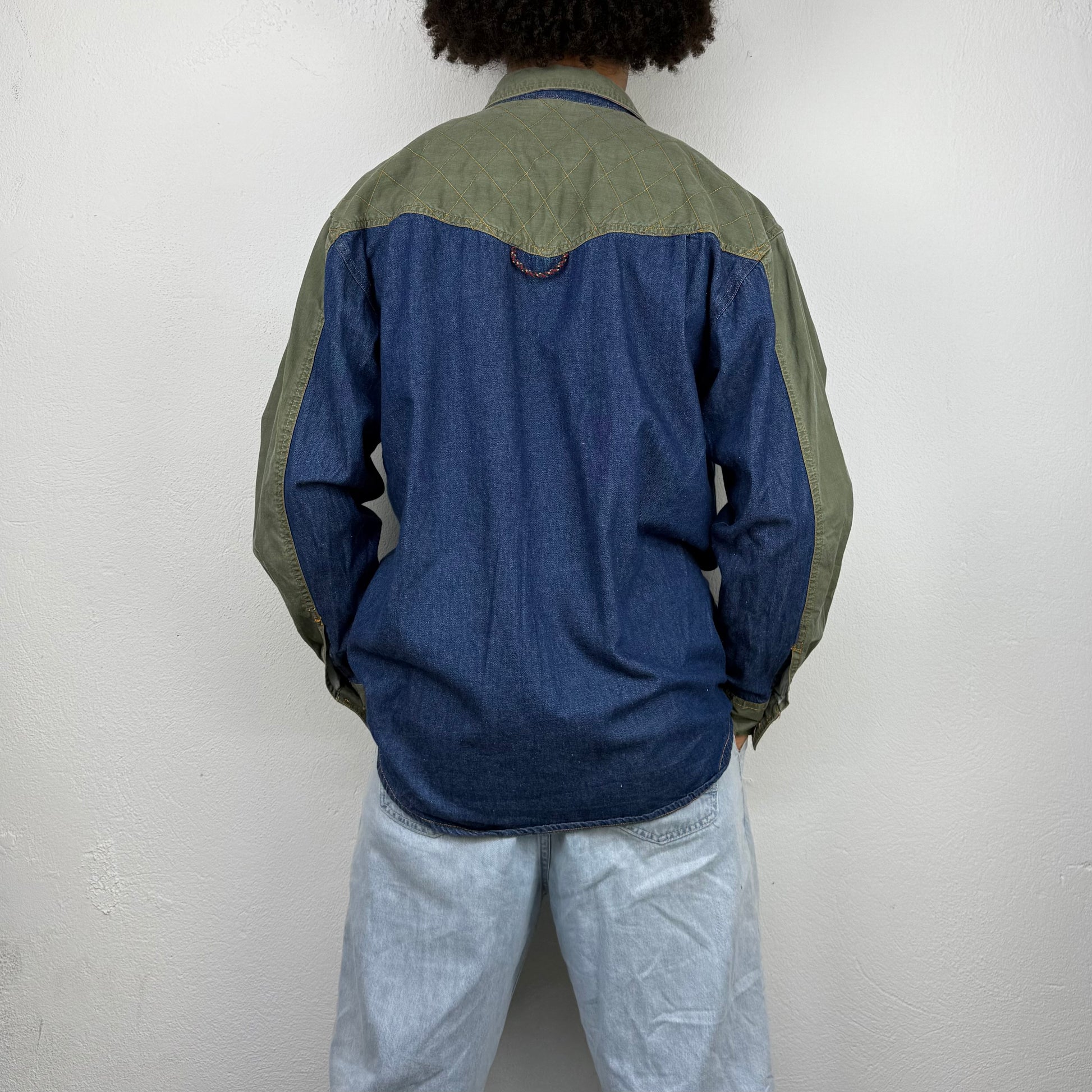 Kuratierter Vintage Onlineshop nachhaltige Secondhand Kleidung online kaufen, Online Shop Vintage, Vintage Online Shop, Second Hand Online Shop, gebraucht, zweite Hand, reused, preloved, Y2K, thriftshop, thriftstore, thrifting, thrift shop, thrift store, Denim, Boho, Patchwork