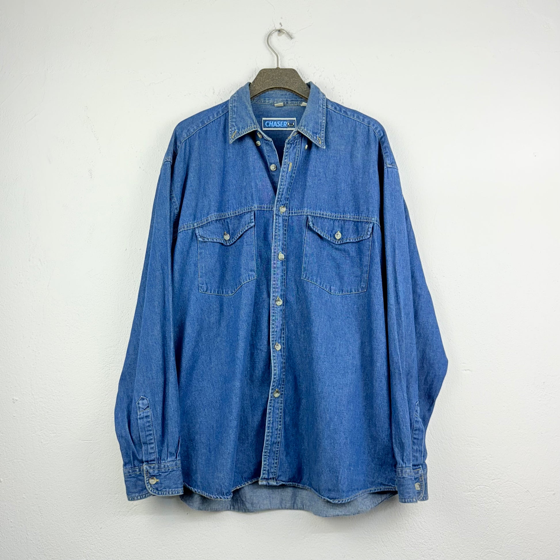 Kuratierter Vintage Onlineshop nachhaltige Secondhand Kleidung online kaufen, Online Shop Vintage, Vintage Online Shop, Second Hand Online Shop, gebraucht, zweite Hand, reused, preloved, Y2K, thriftshop, thriftstore, thrifting, thrift shop, thrift store