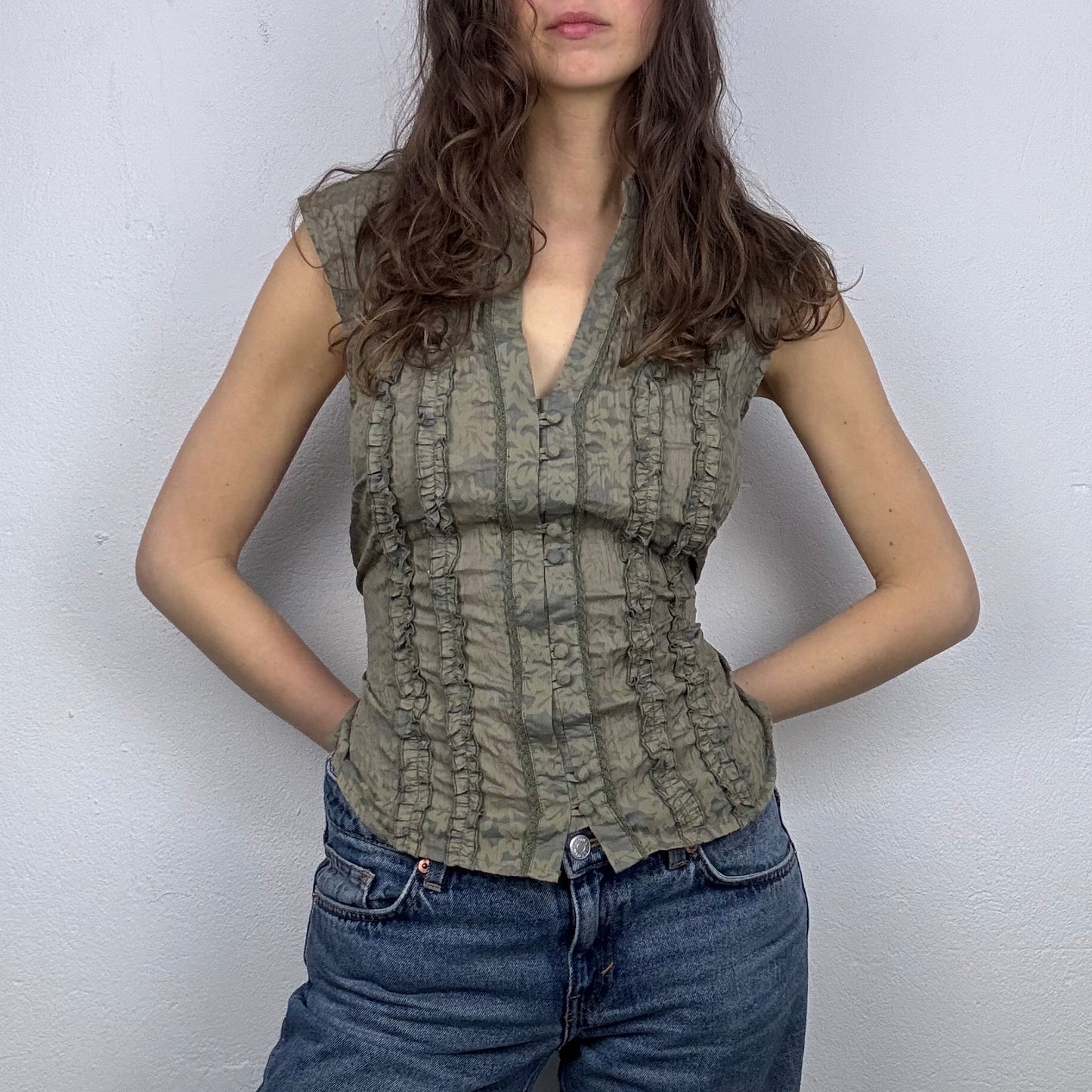 Kuratierter Vintage Onlineshop nachhaltige Secondhand Kleidung online kaufen, Online Shop Vintage, Vintage Online Shop, Second Hand Online Shop, gebraucht, zweite Hand, reused, preloved, Y2K, thriftshop, thriftstore, thrifting, thrift shop, thrift store