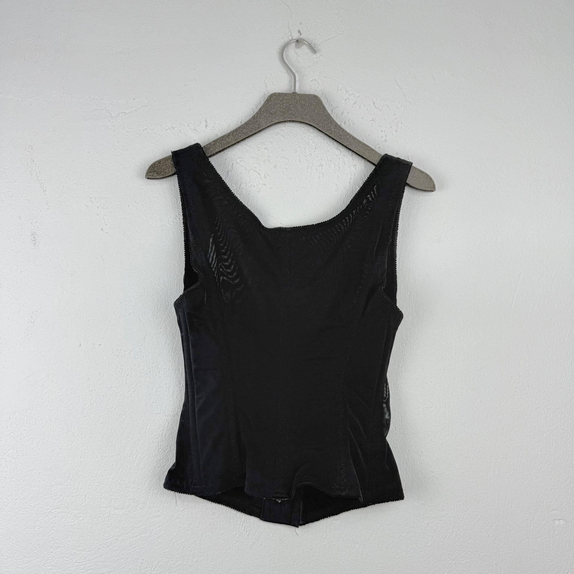 Kuratierter Vintage Onlineshop nachhaltige Secondhand Kleidung online kaufen, Online Shop Vintage, Vintage Online Shop, Second Hand Online Shop, gebraucht, zweite Hand, reused, preloved, Y2K, thriftshop, thriftstore, thrifting, thrift shop, thrift store, Korsett,Spitze, Snatched