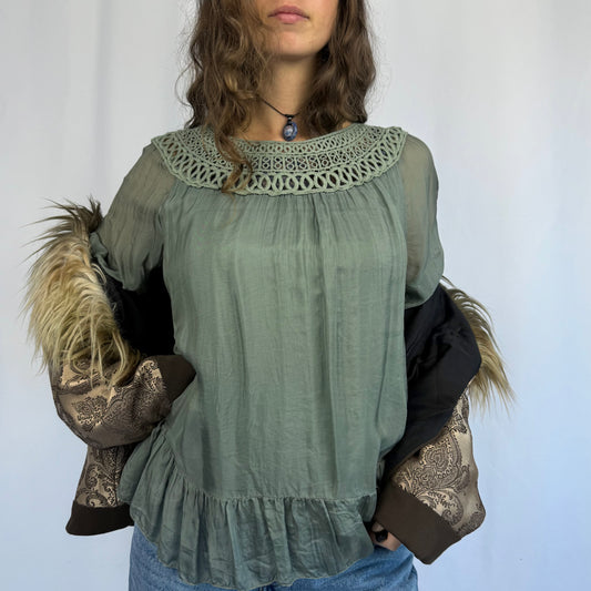 Kuratierter Vintage Onlineshop nachhaltige Secondhand Kleidung online kaufen, Online Shop Vintage, Vintage Online Shop, Second Hand Online Shop, gebraucht, zweite Hand, reused, preloved, Y2K, thriftshop, thriftstore, thrifting, thrift shop, thrift store, Retro, Boho, Whimsy