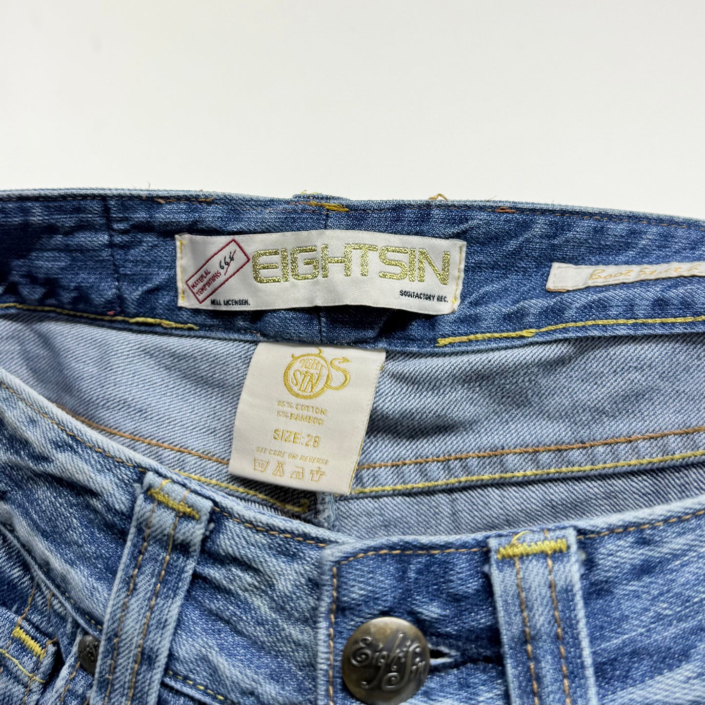Kuratierter Vintage Onlineshop nachhaltige Secondhand Kleidung online kaufen, Online Shop Vintage, Vintage Online Shop, Second Hand Online Shop, gebraucht, zweite Hand, reused, preloved, Y2K, thriftshop, thriftstore, thrifting, thrift shop, thrift store