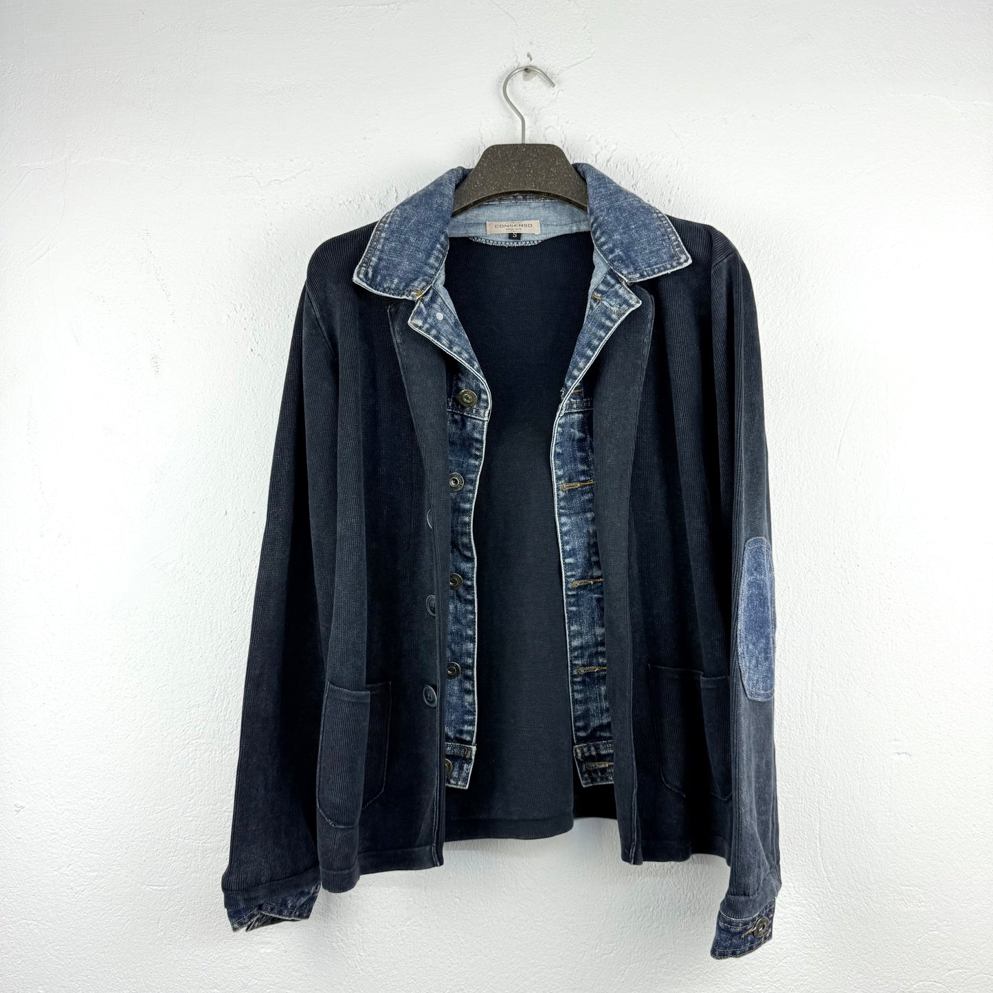 Kuratierter Vintage Onlineshop nachhaltige Secondhand Kleidung online kaufen, Online Shop Vintage, Vintage Online Shop, Second Hand Online Shop, gebraucht, zweite Hand, reused, preloved, Y2K, thriftshop, thriftstore, thrifting, thrift shop, thrift store