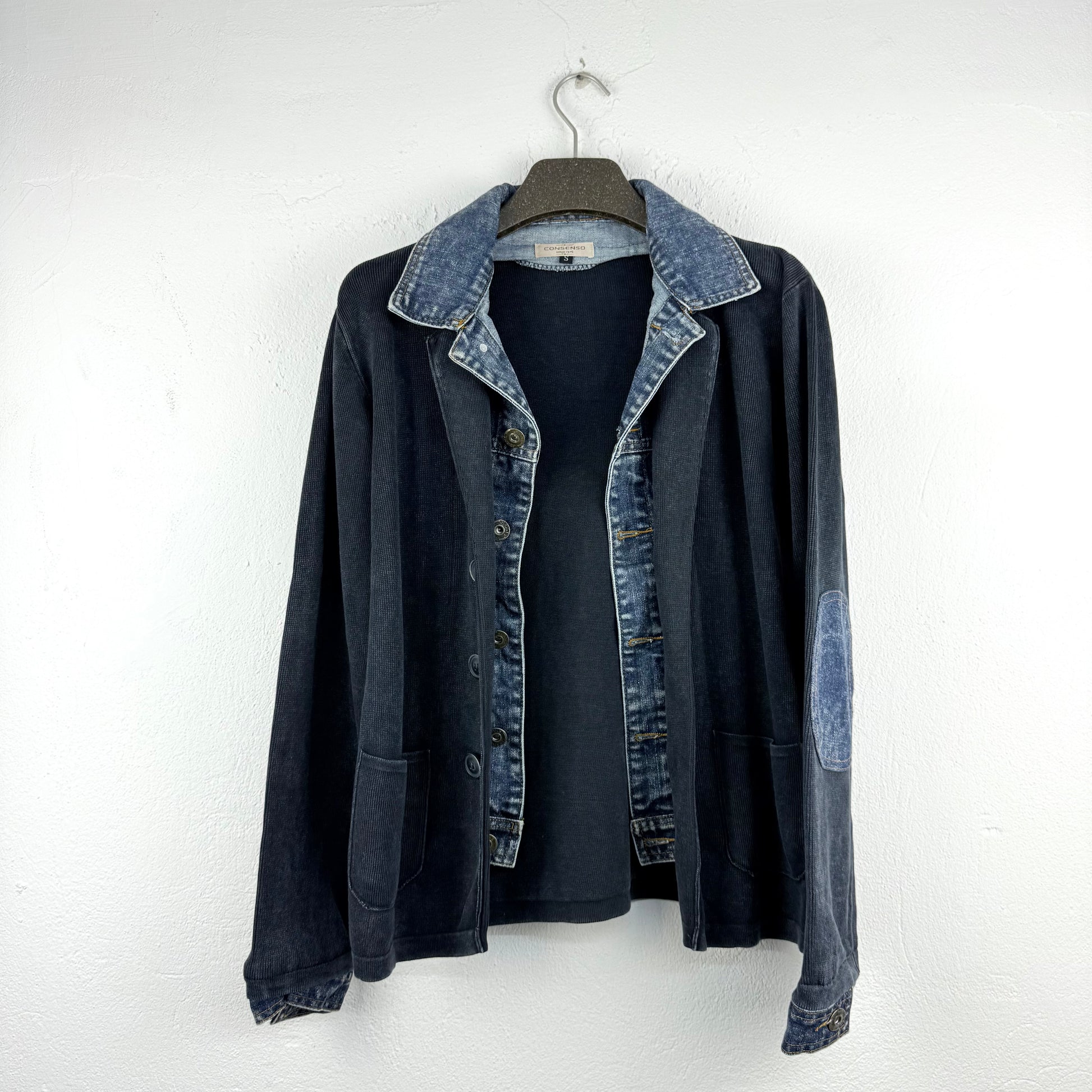 Kuratierter Vintage Onlineshop nachhaltige Secondhand Kleidung online kaufen, Online Shop Vintage, Vintage Online Shop, Second Hand Online Shop, gebraucht, zweite Hand, reused, preloved, Y2K, thriftshop, thriftstore, thrifting, thrift shop, thrift store