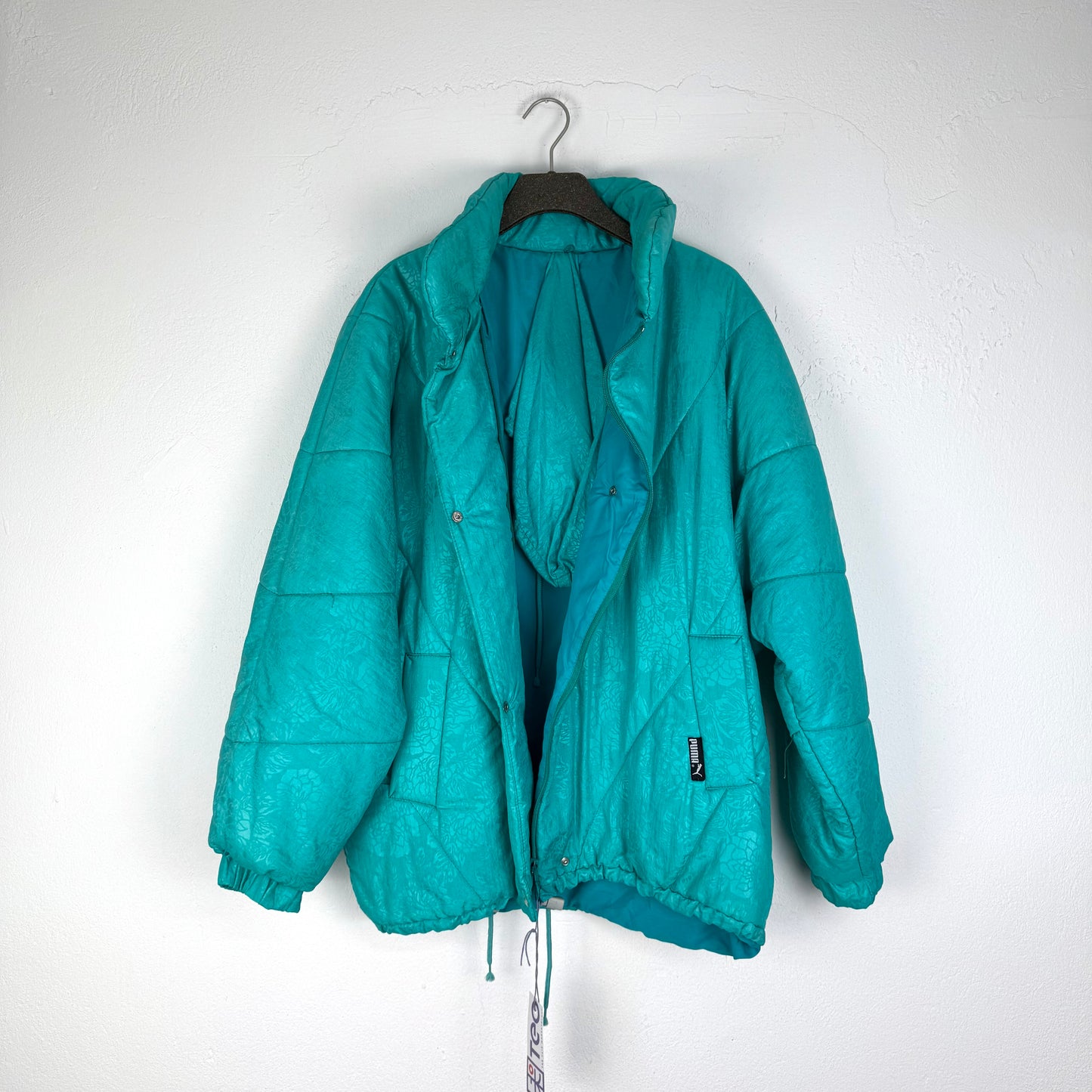 Kuratierter Vintage Onlineshop nachhaltige Secondhand Kleidung online kaufen, Online Shop Vintage, Vintage Online Shop, Second Hand Online Shop, gebraucht, zweite Hand, reused, preloved, Y2K, thriftshop, thriftstore, thrifting, thrift shop, thrift store