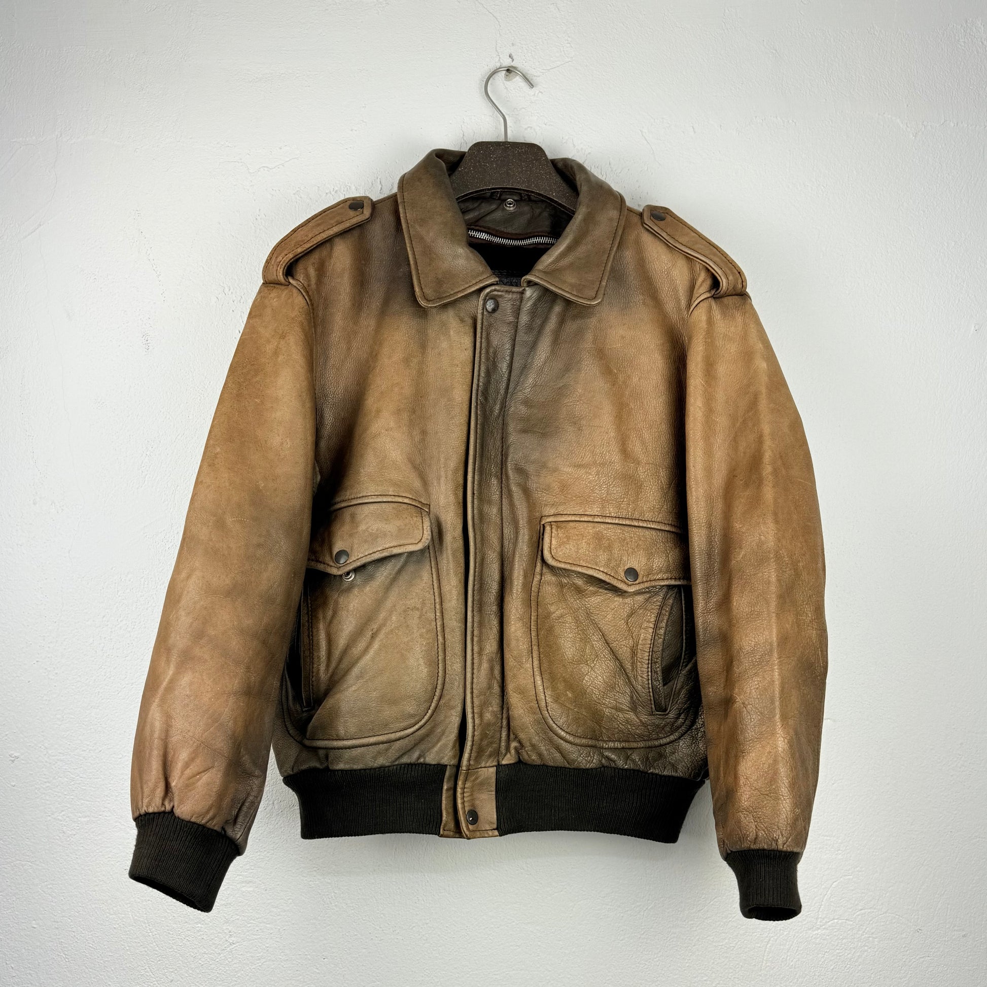 Kuratierter Vintage Onlineshop nachhaltige Secondhand Kleidung online kaufen, Online Shop Vintage, Vintage Online Shop, Second Hand Online Shop, gebraucht, zweite Hand, reused, preloved, Y2K, thriftshop, thriftstore, thrifting, thrift shop, thrift store