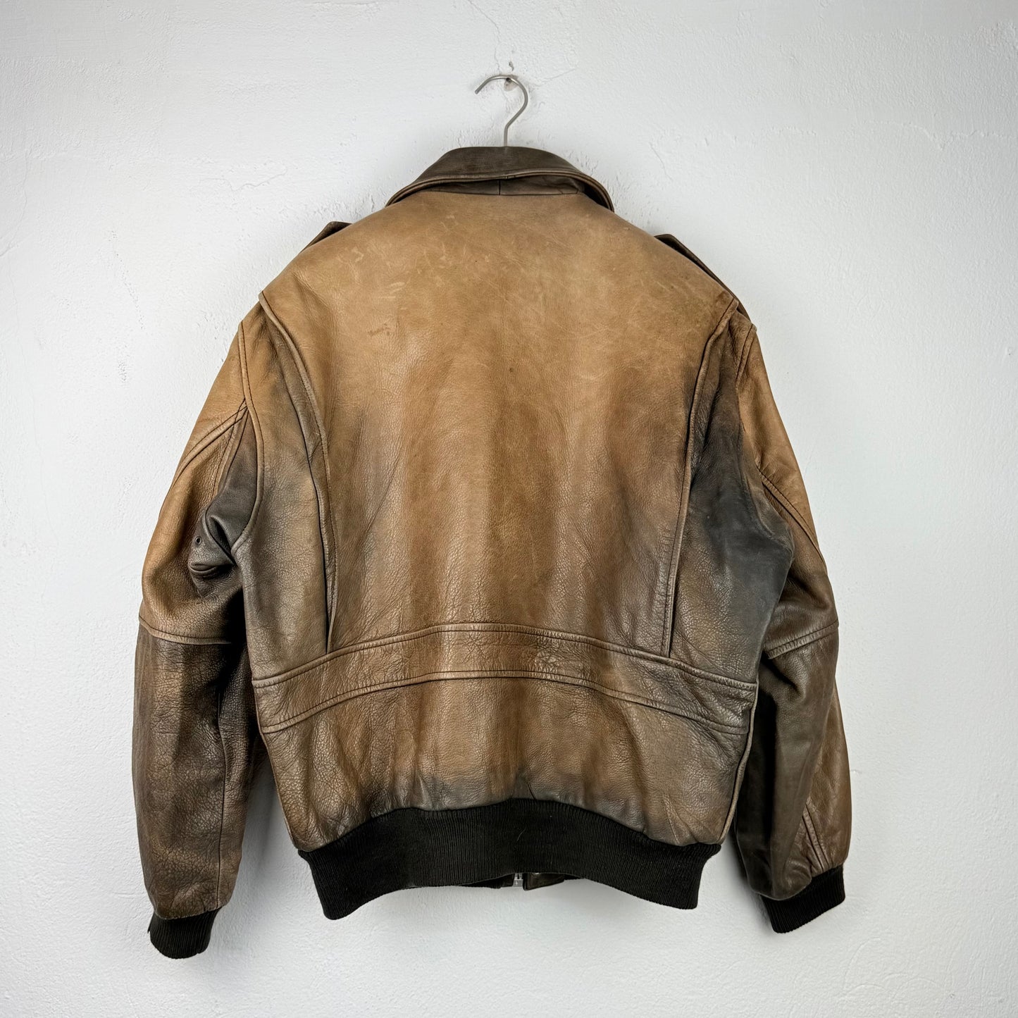 Kuratierter Vintage Onlineshop nachhaltige Secondhand Kleidung online kaufen, Online Shop Vintage, Vintage Online Shop, Second Hand Online Shop, gebraucht, zweite Hand, reused, preloved, Y2K, thriftshop, thriftstore, thrifting, thrift shop, thrift store