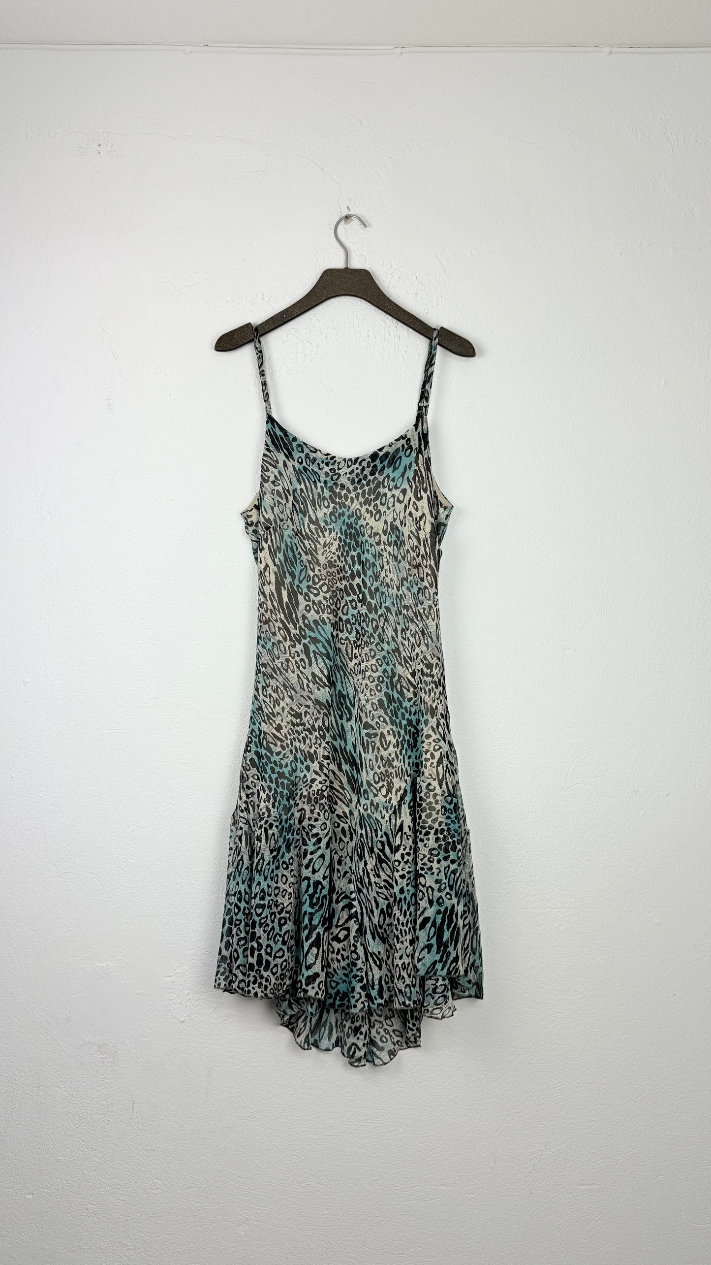 Kuratierter Vintage Onlineshop nachhaltige Secondhand Kleidung online kaufen, Online Shop Vintage, Vintage Online Shop, Second Hand Online Shop, gebraucht, zweite Hand, reused, preloved, Y2K, thriftshop, thriftstore, thrifting, thrift shop, thrift store