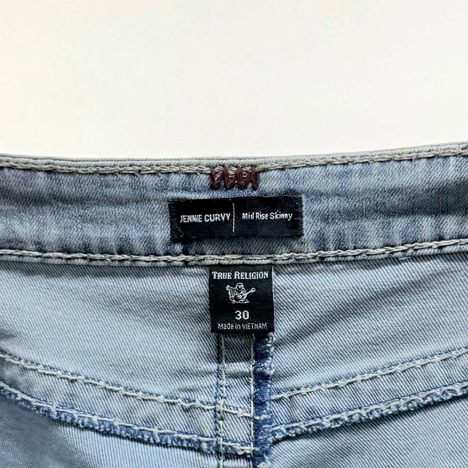 Kuratierter Vintage Onlineshop nachhaltige Secondhand Kleidung online kaufen, Online Shop Vintage, Vintage Online Shop, Second Hand Online Shop, gebraucht, zweite Hand, reused, preloved, Y2K, thriftshop, thriftstore, thrifting, thrift shop, thrift store, Grunge, Denim, Jeans, True Religion