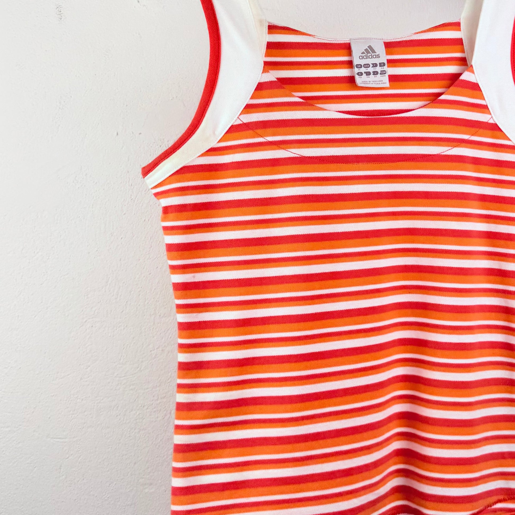 Kuratierter Vintage Onlineshop nachhaltige Secondhand Kleidung online kaufen, Online Shop Vintage, Vintage Online Shop, Second Hand Online Shop, gebraucht, zweite Hand, reused, preloved, Y2K, thriftshop, thriftstore, thrifting, thrift shop, thrift store
