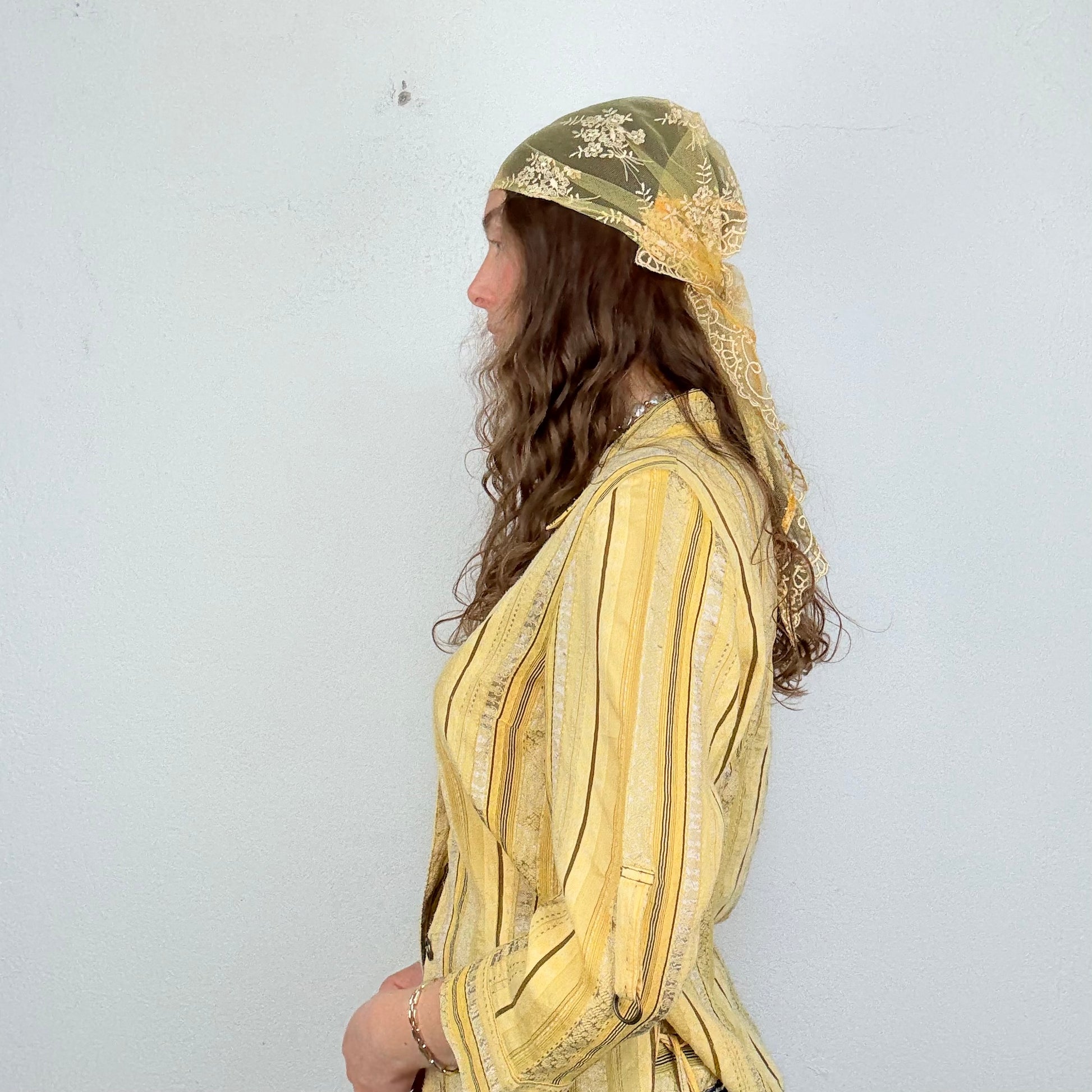 Kuratierter Vintage Onlineshop nachhaltige Secondhand Kleidung online kaufen, Online Shop Vintage, Vintage Online Shop, Second Hand Online Shop, gebraucht, zweite Hand, reused, preloved, Y2K, thriftshop, thriftstore, thrifting, thrift shop, thrift store, Boho, Blumen, Spitze