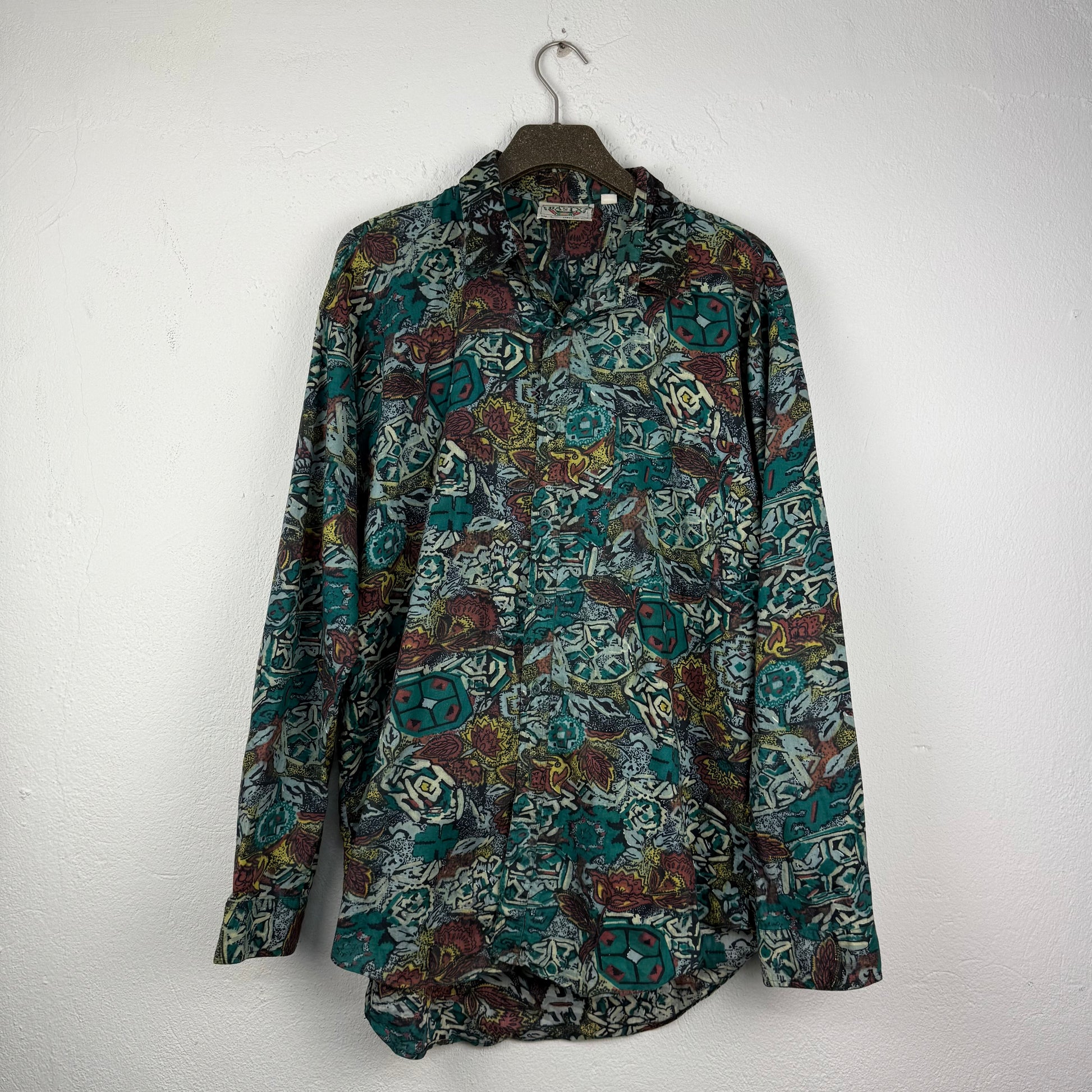 Kuratierter Vintage Onlineshop nachhaltige Secondhand Kleidung online kaufen, Online Shop Vintage, Vintage Online Shop, Second Hand Online Shop, gebraucht, zweite Hand, reused, preloved, Y2K, thriftshop, thriftstore, thrifting, thrift shop, thrift store, Crazy Pattern, Alternativ