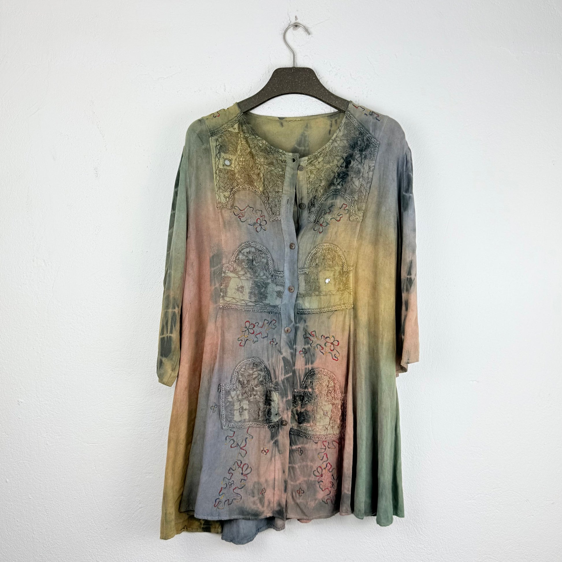 Kuratierter Vintage Onlineshop nachhaltige Secondhand Kleidung online kaufen, Online Shop Vintage, Vintage Online Shop, Second Hand Online Shop, gebraucht, zweite Hand, reused, preloved, Y2K, thriftshop, thriftstore, thrifting, thrift shop, thrift store, Boho, Festival, Flowy