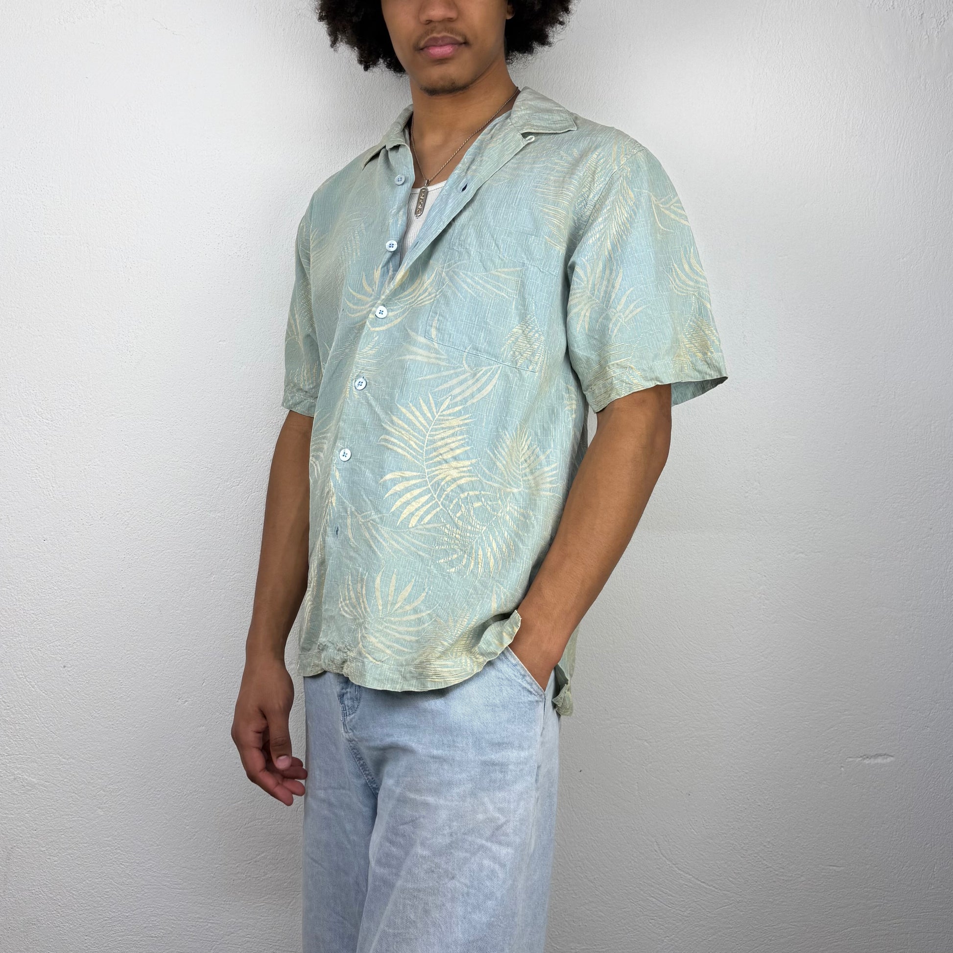 Kuratierter Vintage Onlineshop nachhaltige Secondhand Kleidung online kaufen, Online Shop Vintage, Vintage Online Shop, Second Hand Online Shop, gebraucht, zweite Hand, reused, preloved, Y2K, thriftshop, thriftstore, thrifting, thrift shop, thrift store
