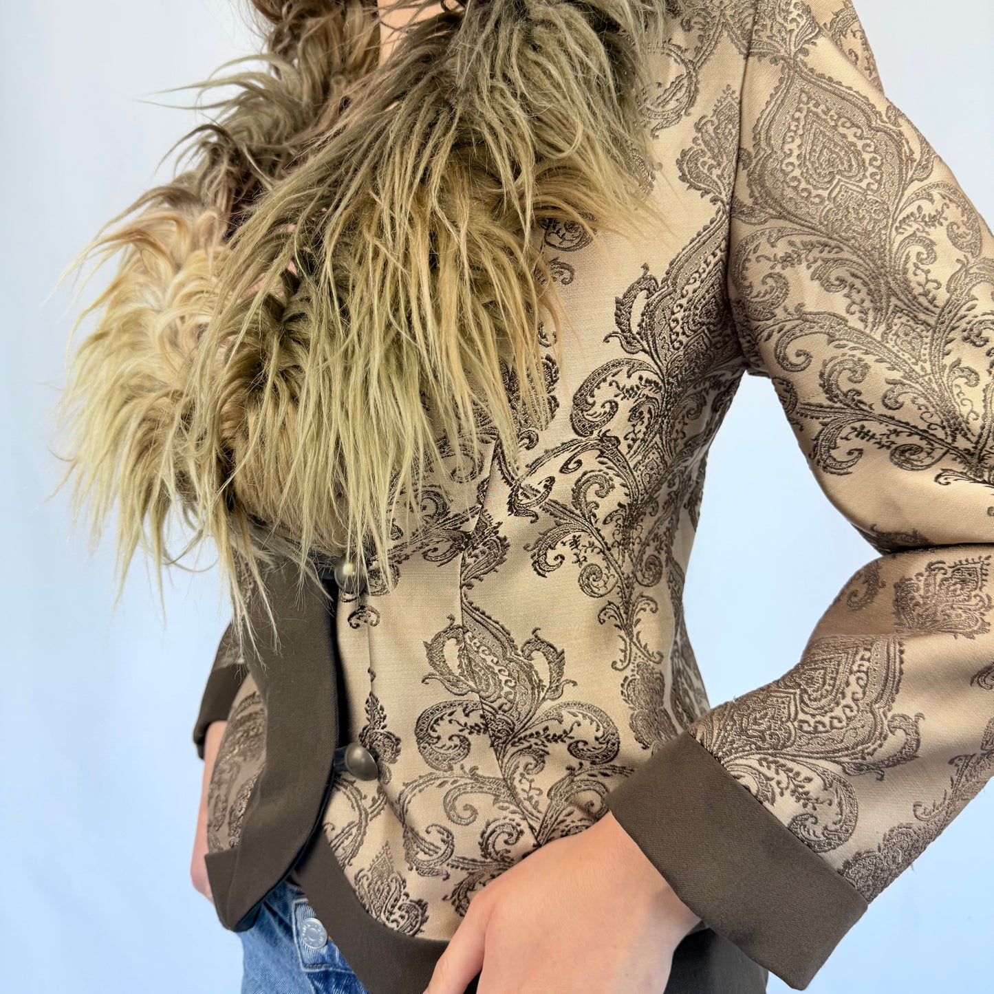 Kuratierter Vintage Onlineshop nachhaltige Secondhand Kleidung online kaufen, Online Shop Vintage, Vintage Online Shop, Second Hand Online Shop, gebraucht, zweite Hand, reused, preloved, Y2K, thriftshop, thriftstore, thrifting, thrift shop, thrift store, Y2K, Cozy, Elegant, Bratz