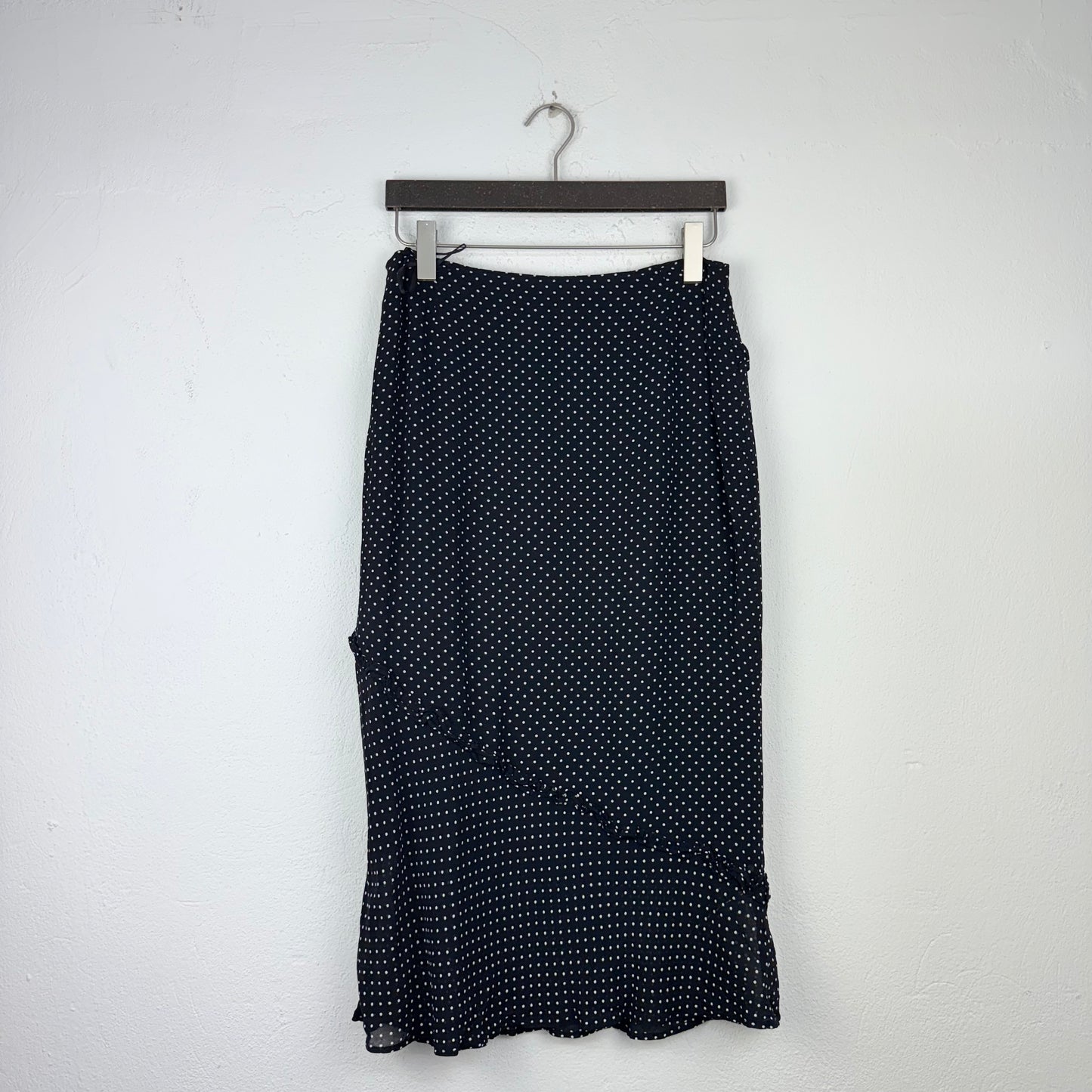 Kuratierter Vintage Onlineshop nachhaltige Secondhand Kleidung online kaufen, Online Shop Vintage, Vintage Online Shop, Second Hand Online Shop, gebraucht, zweite Hand, reused, preloved, Y2K, thriftshop, thriftstore, thrifting, thrift shop, thrift store