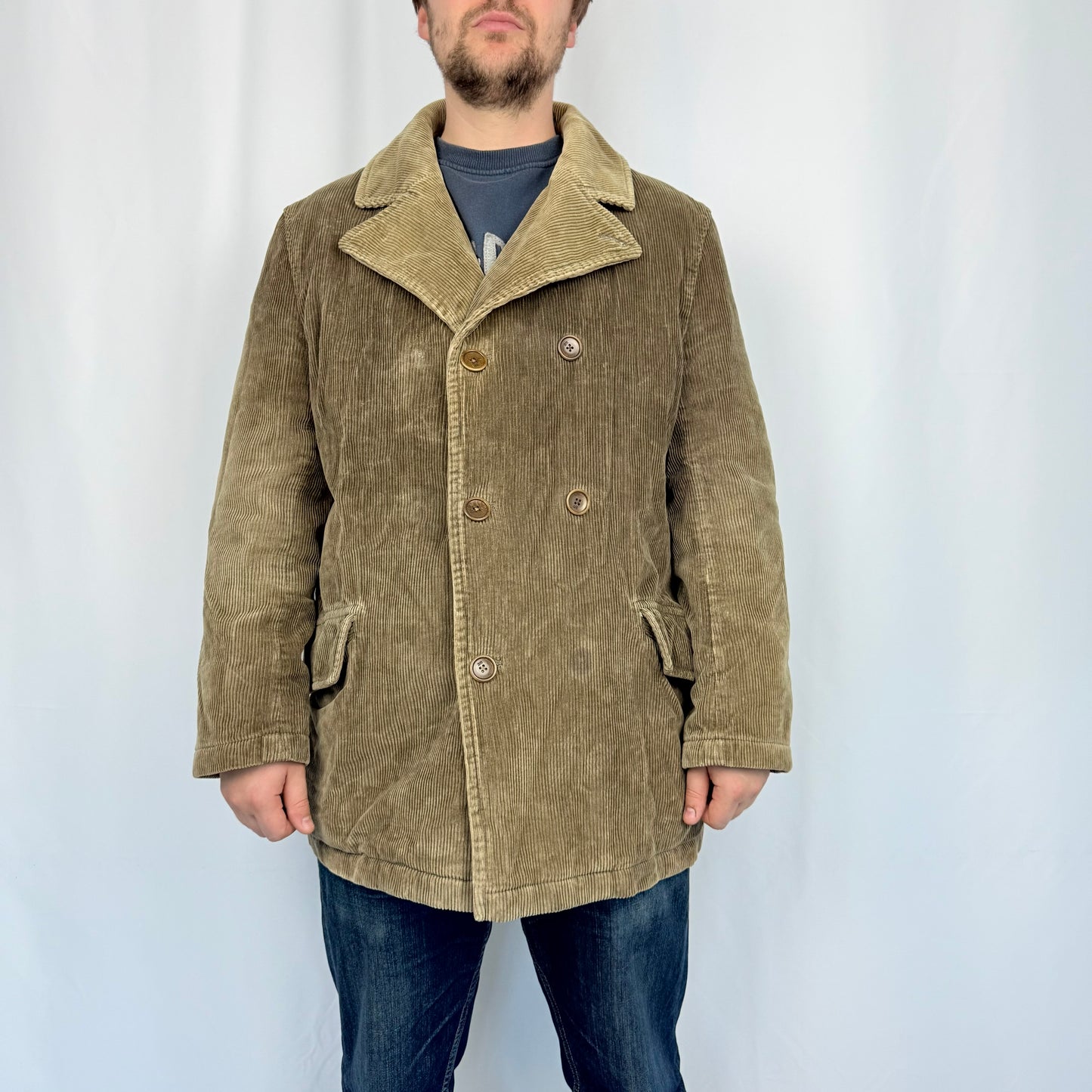 Kuratierter Vintage Onlineshop nachhaltige Secondhand Kleidung online kaufen, Online Shop Vintage, Vintage Online Shop, Second Hand Online Shop, gebraucht, zweite Hand, reused, preloved, Y2K, thriftshop, thriftstore, thrifting, thrift shop, thrift store, retro, cord, corduroy, grungy