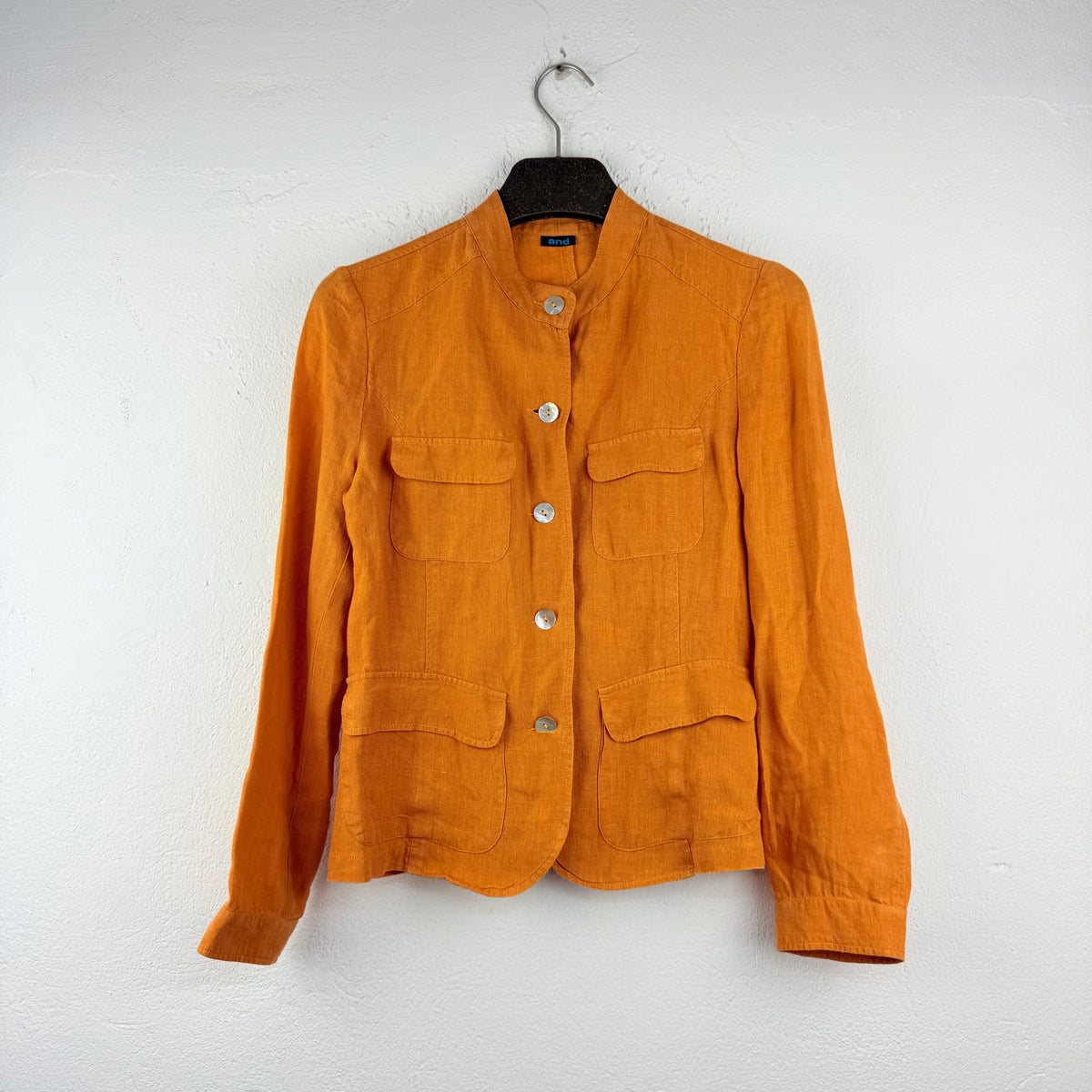 Kuratierter Vintage Onlineshop nachhaltige Secondhand Kleidung online kaufen, Online Shop Vintage, Vintage Online Shop, Second Hand Online Shop, gebraucht, zweite Hand, reused, preloved, Y2K, thriftshop, thriftstore, thrifting, thrift shop, thrift store
