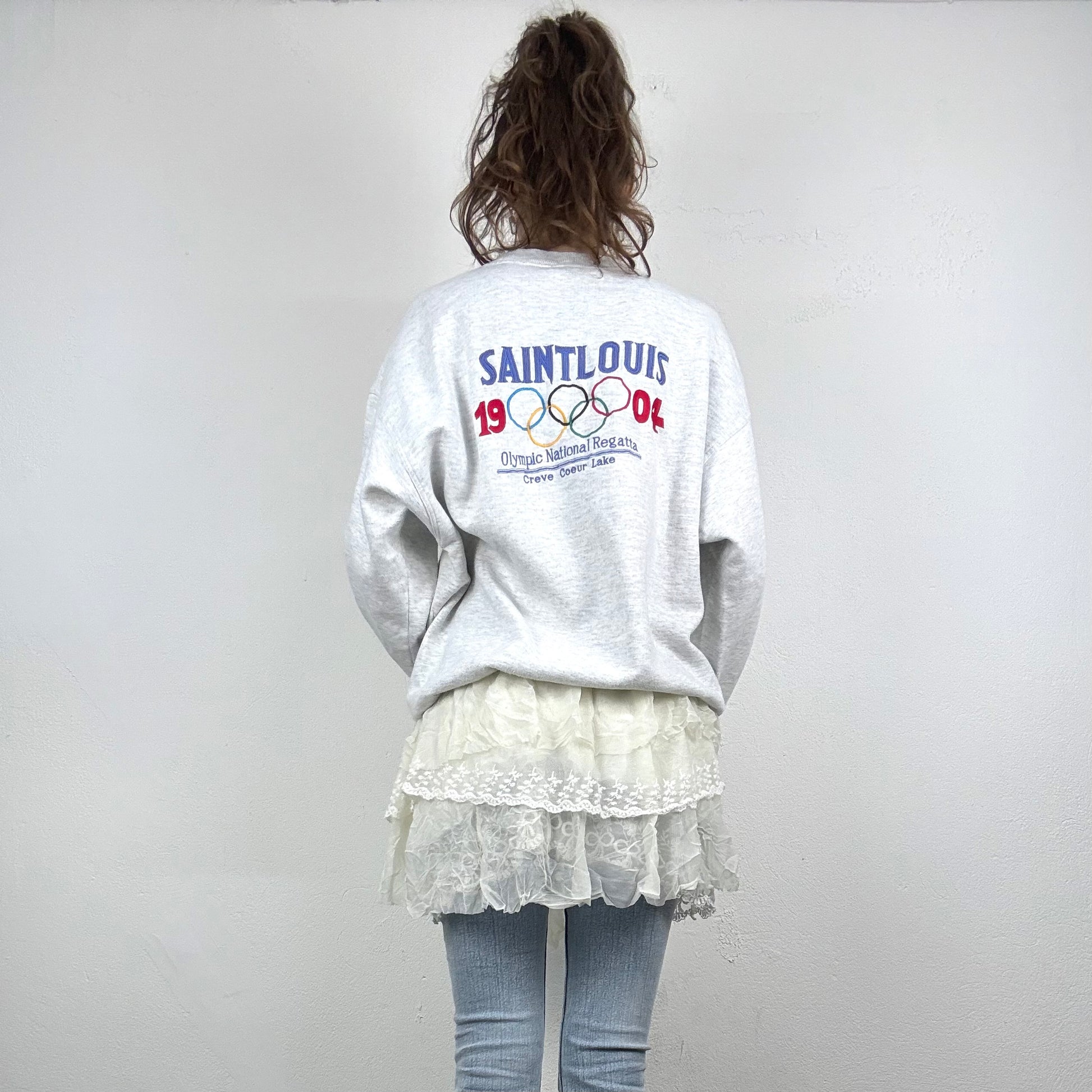 Kuratierter Vintage Onlineshop nachhaltige Secondhand Kleidung online kaufen, Online Shop Vintage, Vintage Online Shop, Second Hand Online Shop, gebraucht, zweite Hand, reused, preloved, Y2K, thriftshop, thriftstore, thrifting, thrift shop, thrift store