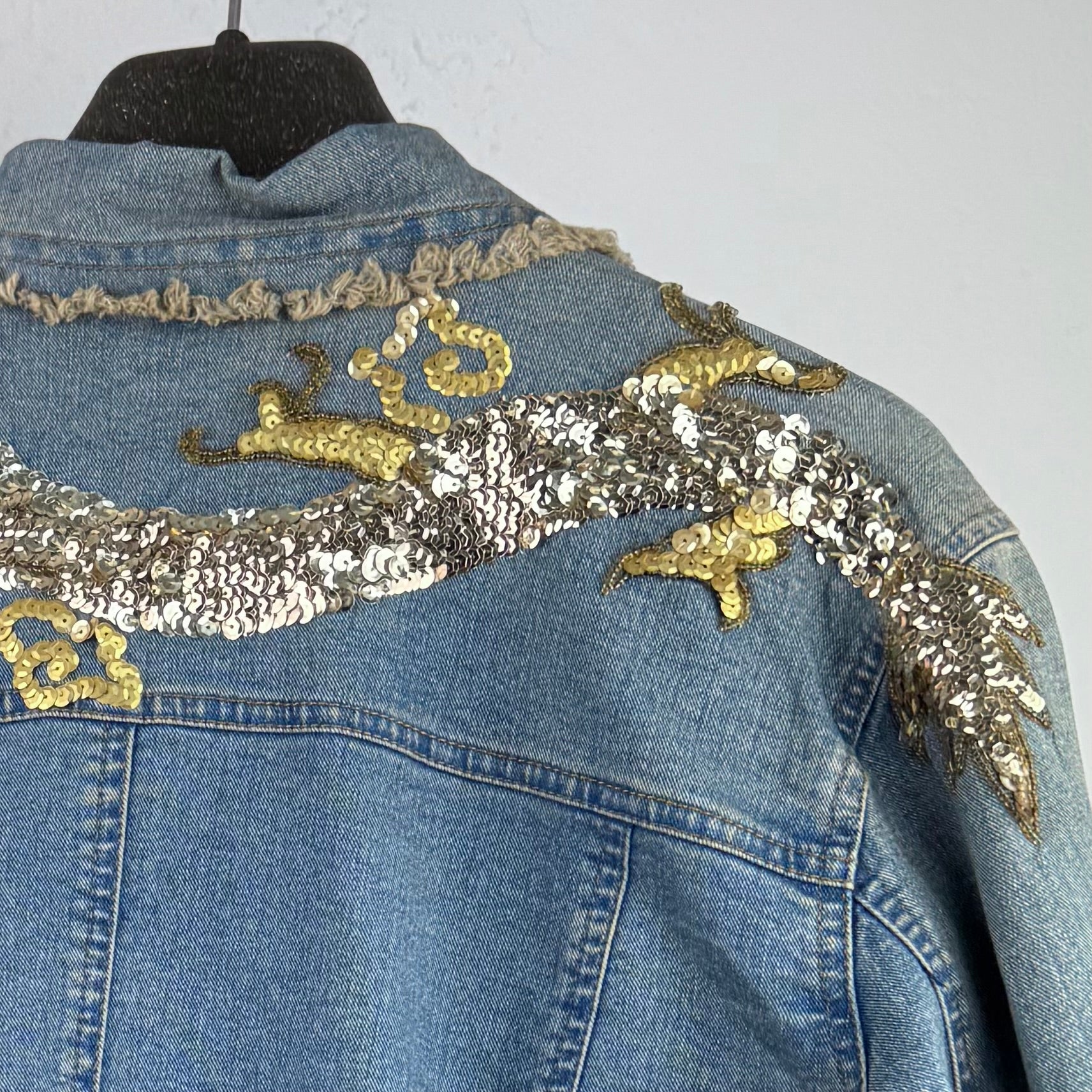 Kuratierter Vintage Onlineshop nachhaltige Secondhand Kleidung online kaufen, Online Shop Vintage, Vintage Online Shop, Second Hand Online Shop, gebraucht, zweite Hand, reused, preloved, Y2K, thriftshop, thriftstore, thrifting, thrift shop, thrift store