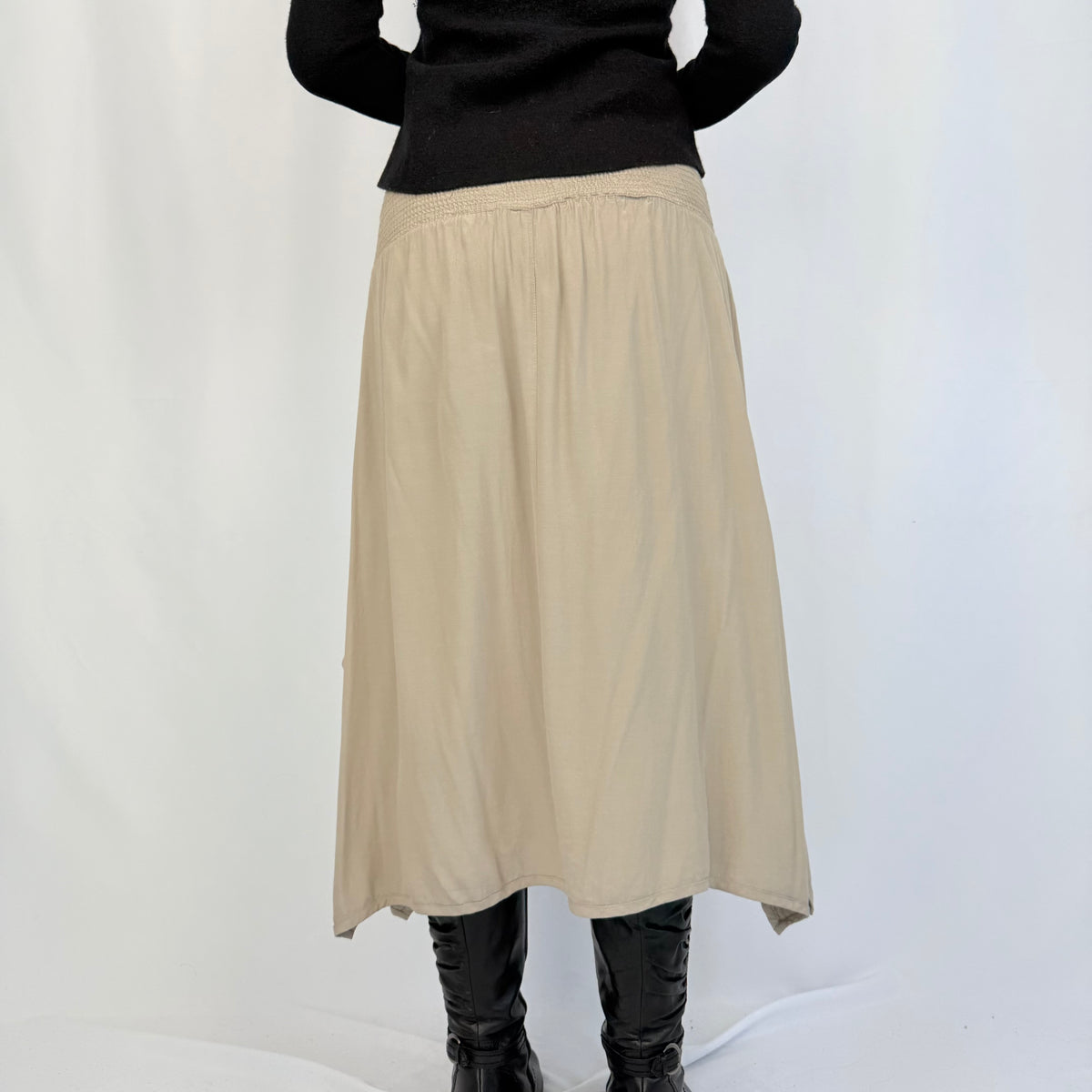 Kuratierter Vintage Onlineshop nachhaltige Secondhand Kleidung online kaufen, Online Shop Vintage, Vintage Online Shop, Second Hand Online Shop, gebraucht, zweite Hand, reused, preloved, Y2K, thriftshop, thriftstore, thrifting, thrift shop, thrift store, Elegant, Asymmetrical, Boho