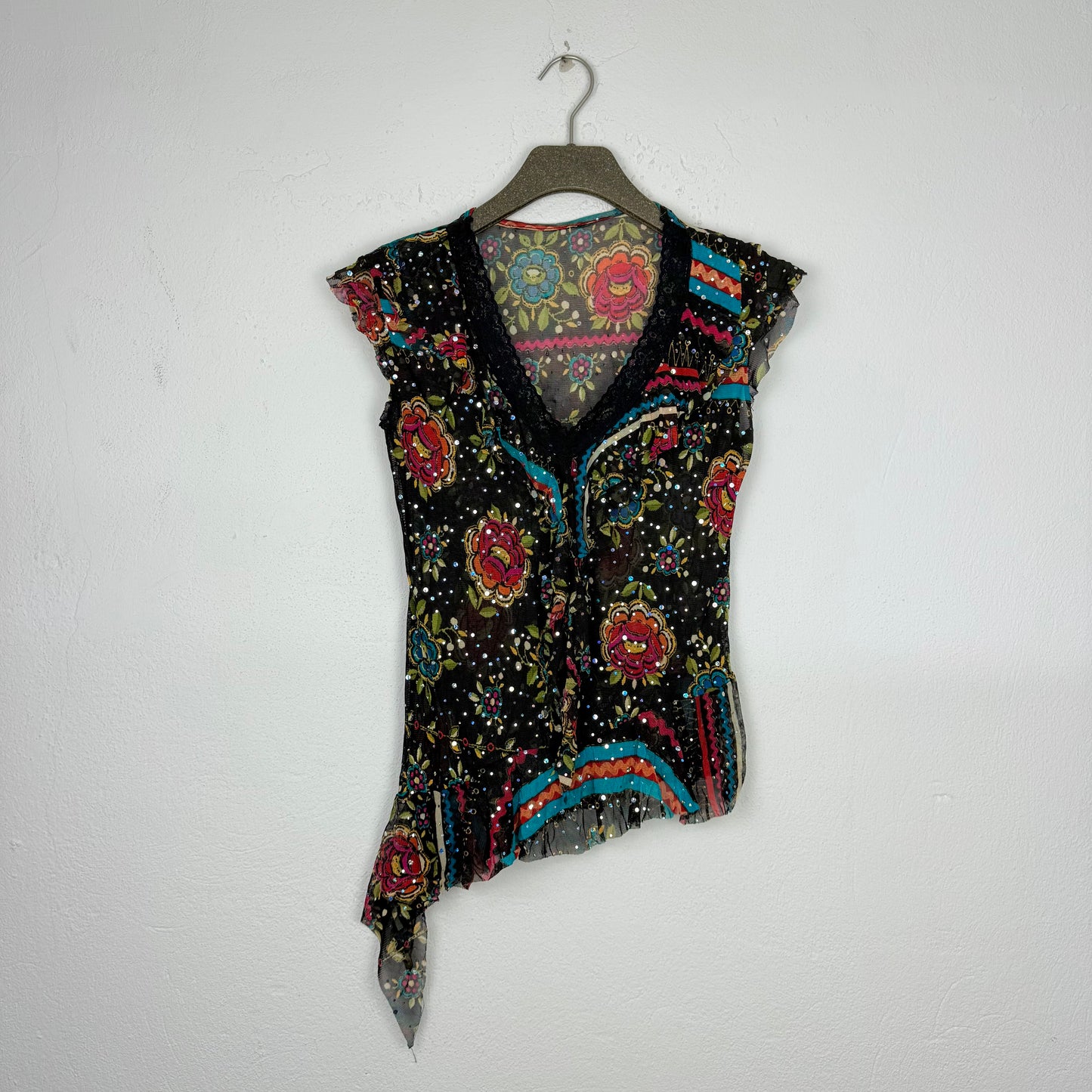Kuratierter Vintage Onlineshop nachhaltige Secondhand Kleidung online kaufen, Online Shop Vintage, Vintage Online Shop, Second Hand Online Shop, gebraucht, zweite Hand, reused, preloved, Y2K, thriftshop, thriftstore, thrifting, thrift shop, thrift store